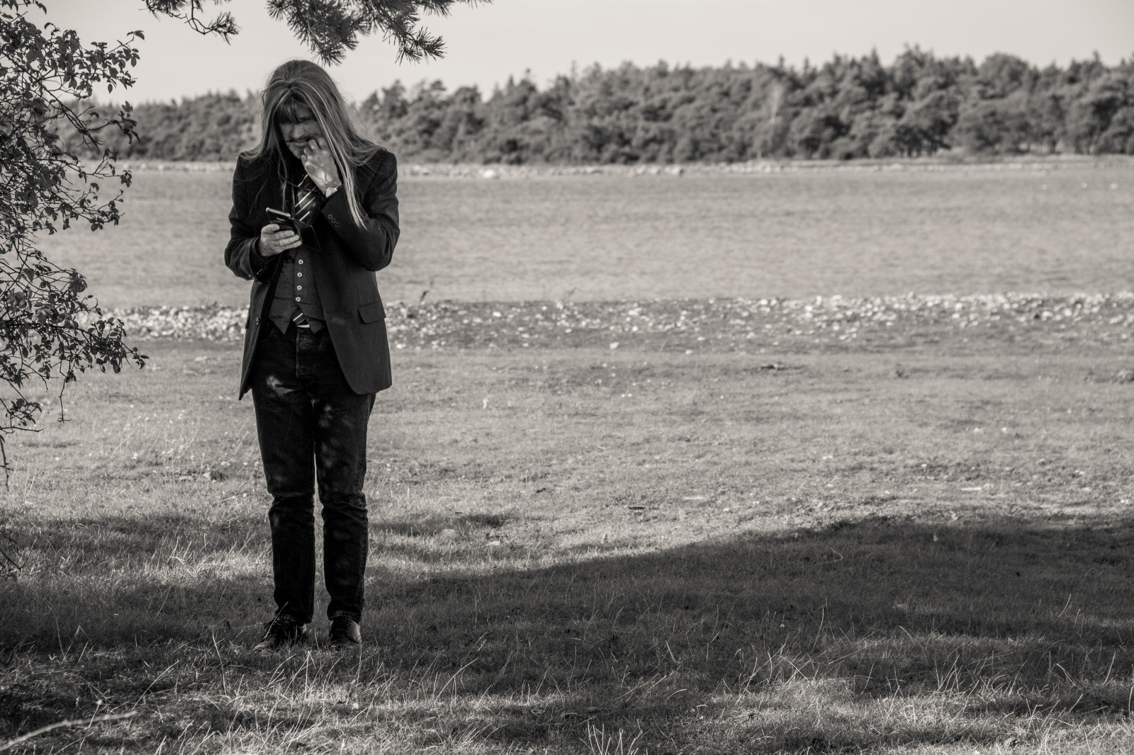 lidé, Černá, černobílý, tráva, fotografování, Osoba, m nniska, fotografie, Gotland, attackfoto, kovik, Ulf, obraz, venkov, Černý a bílý, monochromatické fotografování, portrétní fotografie