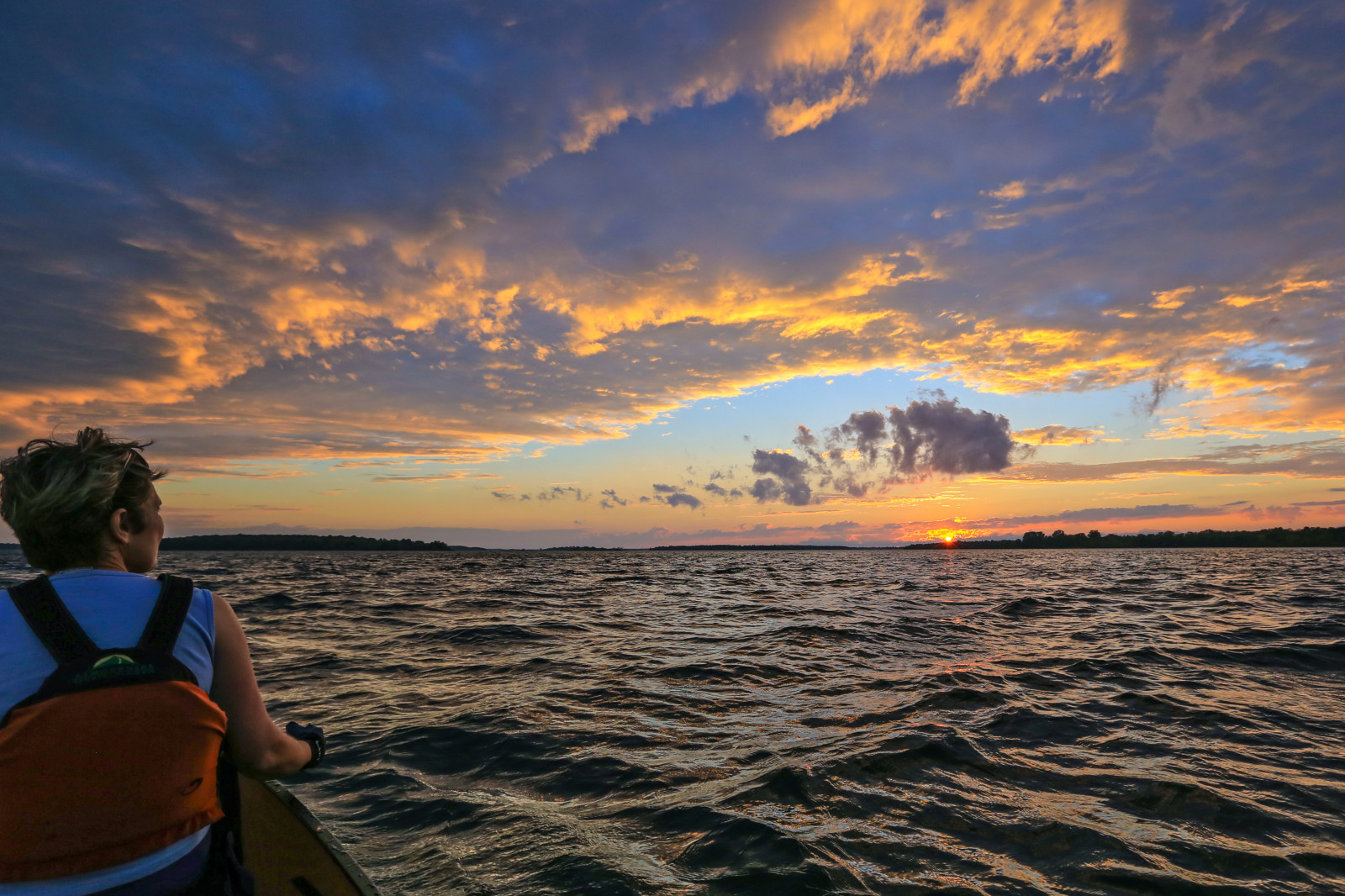 sollys, landskab, solnedgang, hav, vand, kyst, himmel, strand, profil, solopgang, berolige, aften, morgen, bølger, kyst, Sol, horisont, Canada, skumring, padle, ferie, Sky, daggry, ocean, bølge, kano, kano, padling, 6d, mary, ef1635mmf28liiusm, efterglød, krop af vand, vind-bølge, meteorologisk fænomen, hakke, Fjord, stlawrenceriver, longsault, parksofthestlawrence, roer, canoescape, coastal and oceanic landforms