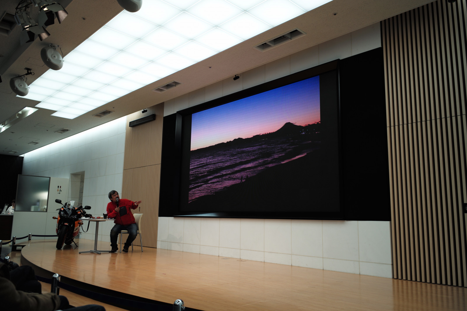 architektura, Honda, Vzhled interiéru, Leica, Tokio, M, výstava, design, typ240, Aoyama, ELMARIT, elmarit12828, 44ko44or44oe44oq44o8coodia, talkshow, Aihara, masaakiaihara, turistická atrakce, Žaluzie okna, zobrazovací jednotka, galerie umění