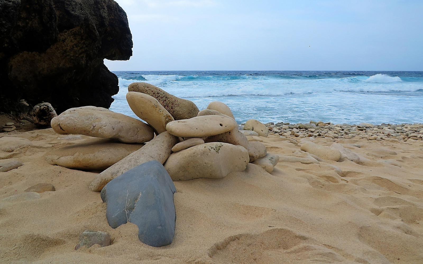 moře, Skála, pobřeží, písek, pláž, pobřeží, pelerína, dovolená, Aruba, oceán, vlna, materiál, 2560x1600 px, přírodní prostředí, tělo z vody, mořská vlna