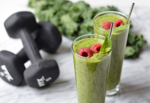 dumbbells,smoothies,raspberry,sports nutrition