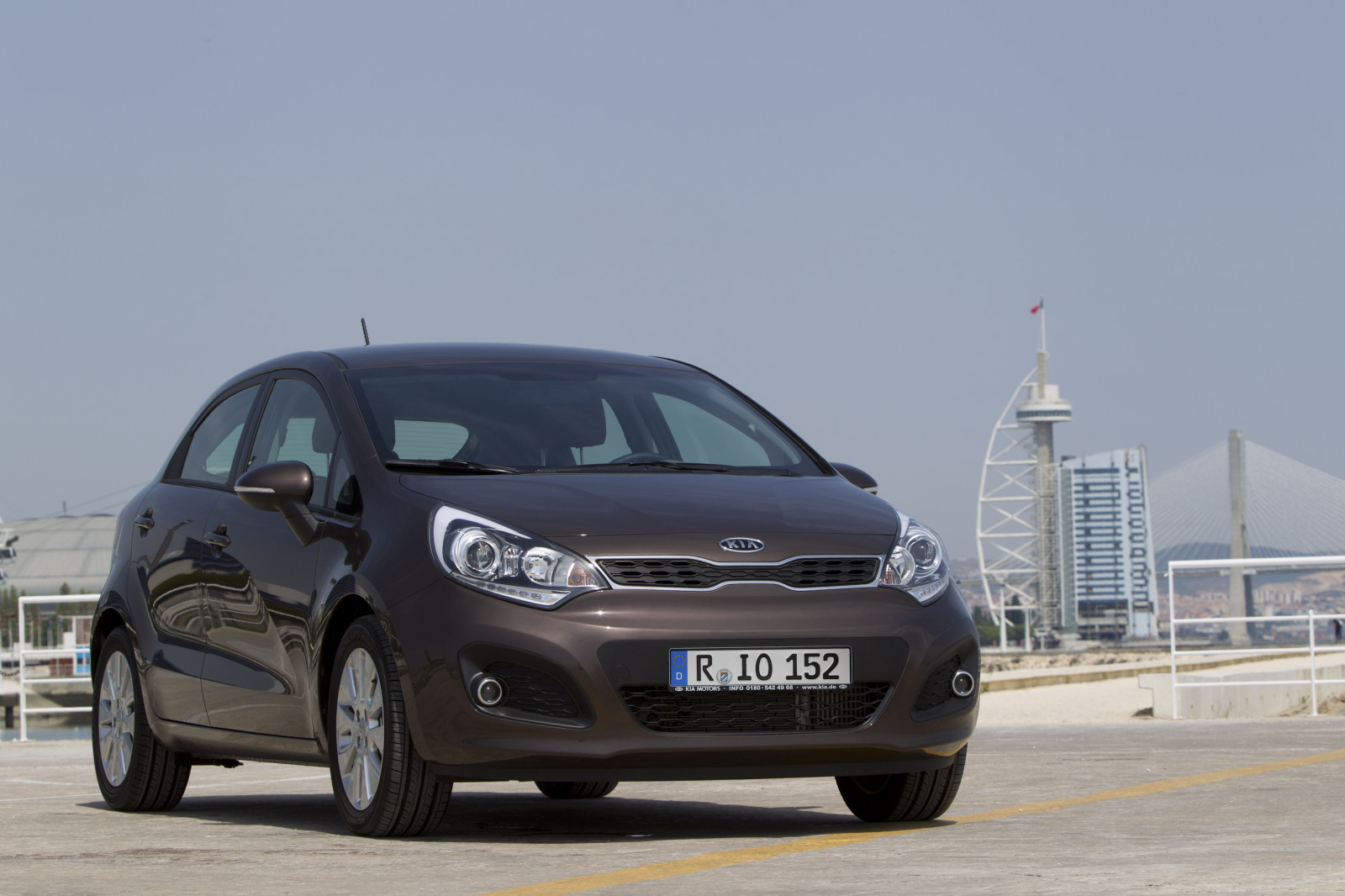 auto, vozidlo, 2013, Kia, netcarshow, netcar, obrázky vozidel, photo auto, Rio, pozemní vozidla, automobilový exteriér, automobil make, rodinný vůz, kompaktní vůz, městské auto, subcompact auto, motory kia