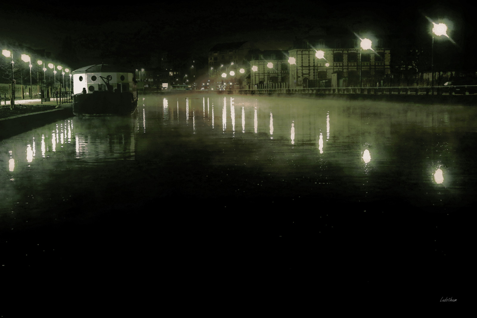 pouliční osvětlení, loď, temný, ulice, noc, voda, odraz, nebe, zima, Země, večer, most, řeka, Kánon, naděje, smutek, svět, atmosféra, Francie, smutný, Evropa, Paříž, šampaňské, mír, romantický, půlnoc, Pojmový, UMĚNÍ, světlo, strom, mlha, umělecký, krása, fotografie, osvětlení, tma, Aube, obraz, obrázek, eos, photomanipulation, 70d, jev, odrážející bazén, Troyes