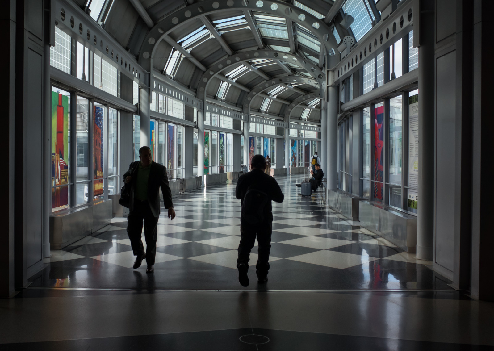 architektura, Metropolitní oblast, turistická atrakce, budova, odraz, okno, sklenka, pasáž, denní osvětlení, symetrie, město