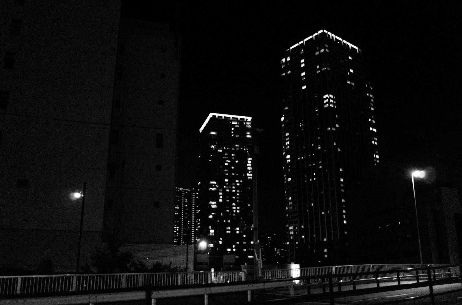 Japonsko, pouliční osvětlení, Černá, černobílý, panoráma města, noc, panoráma, mrakodrap, Leica, metropole, Tokio, světlo, osvětlení, CC, tvar, čára, tma, T, leicat, Summicron, CreativeCommons, summicron235, 235, Černý a bílý, monochromatické fotografování