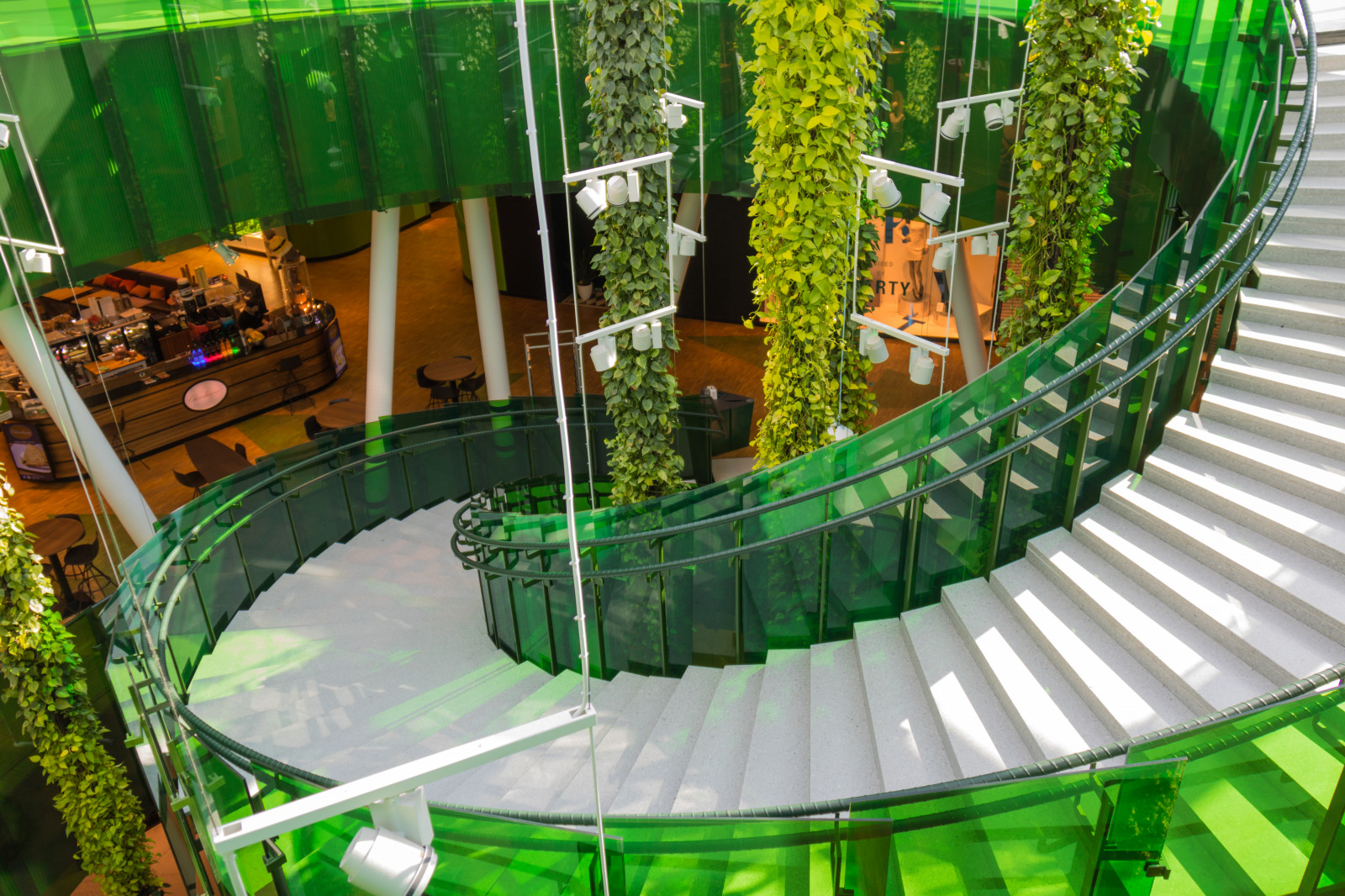 จอด, สีเขียว, สนามเด็กเล่น, บันได, สนามหลังบ้าน, Emporia, การพักผ่อนหย่อนใจ, มัลโม, gr n, trappor, การพักผ่อนหย่อนใจ, นันทนาการกลางแจ้ง, สวนสนุก, นั่งสนุก, โครงสร้าง nonbuilding, สวนน้ำ, รถไฟเหาะ, อุปกรณ์เล่นกลางแจ้ง, สไลด์สนามเด็กเล่น