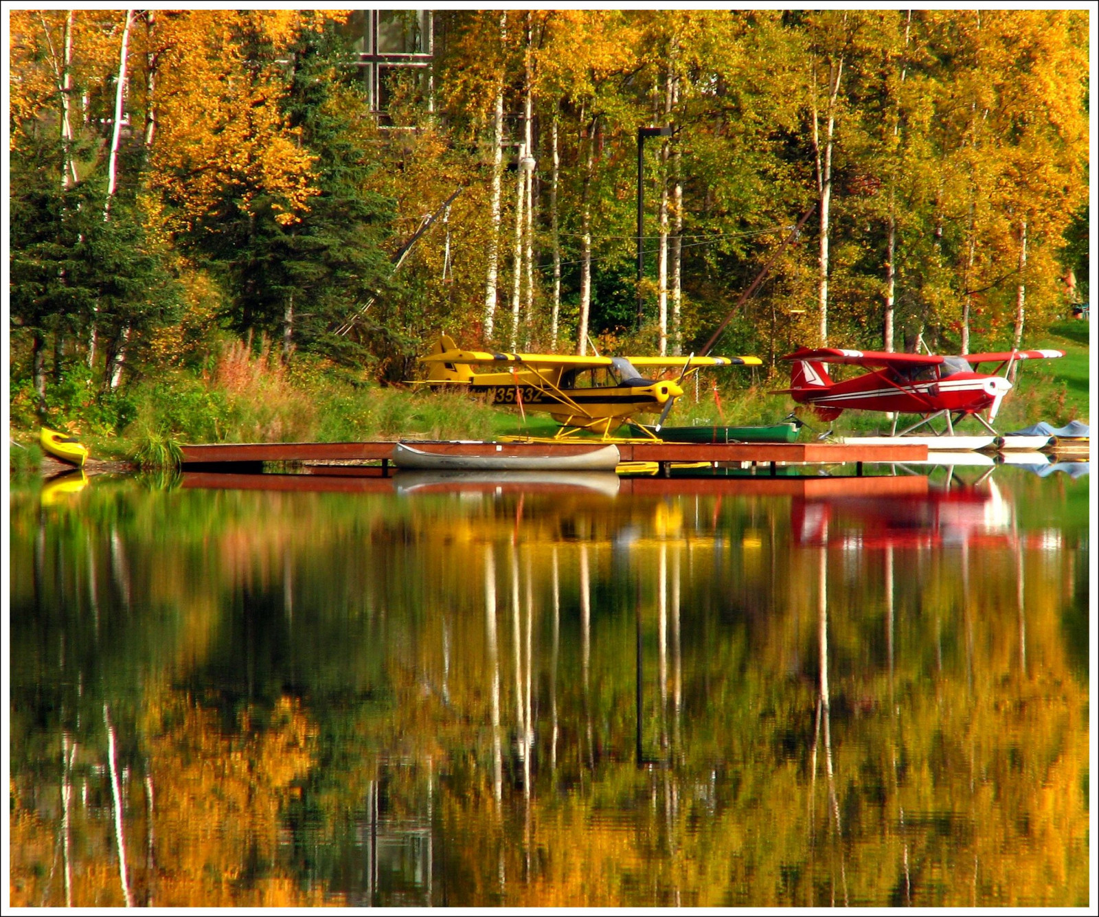 Fondos de pantalla : otoño, rojo, naranja, lago, reflexión, verde