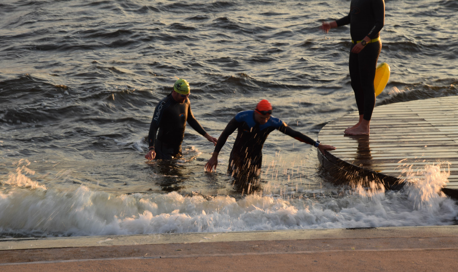 sportovní, slunečnímu záření, lidé, moře, architektura, voda, odraz, pláž, pobřeží, slunce, letní, Švédsko, surfování, pádlo, oceán, vlna, v strahamnen, resund, Malmo, tr d cket, dřevěný, buidlings, vytrvalostní sporty, extrémní sport, boardové sporty, dálkové plavání