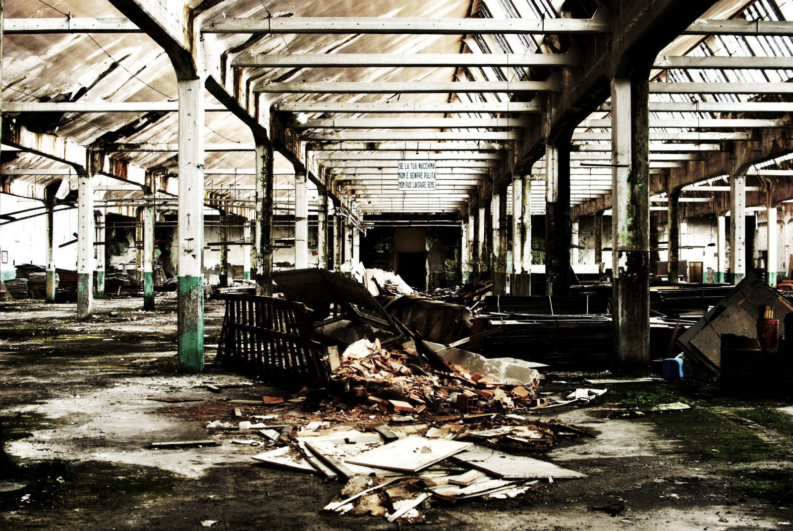 osvětlení, světlo, městský, Itálie, abstraktní, zelená, opuštěný, průmysl, barvy, architektura, smutek, zřícenina, Italia, továrna, barvy, rozklad, prostor, osvětlení, urban exploration, desaturated, Filmové, Trudi, colori, ghetto, industria, architettura, opuštění, prázdnota, urbex, varedo, Fabbrica, abandonedplaces, abbandono, urbanpoetry, archeologiaindustriale, snia, decadimento, urbanarte, exsniaviscosa, blinkagain, thephotographyblog, Urbexitalia, urbexinterior