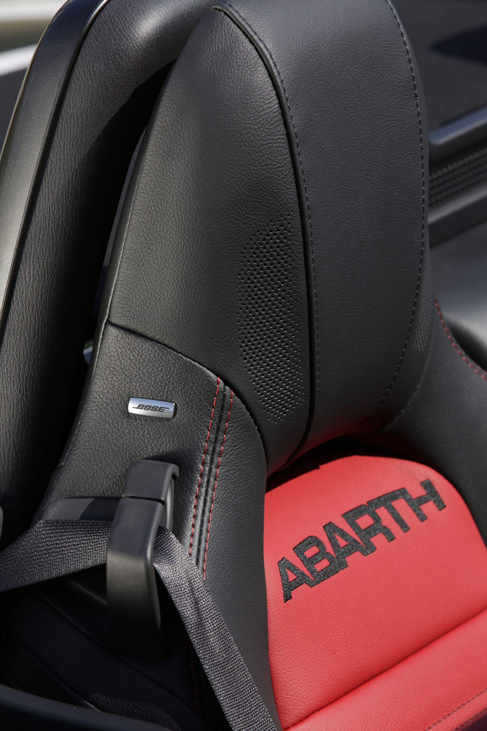 Auto, Fahrzeug, Lenkrad, Abarth, Netcarshow, Netcar, Auto Bilder, Auto Foto, 2016, 124 spinne, Rad, Automotive außen, Automobil machen, Lenkungsteil, Autositz, Gangschaltung, Armlehne