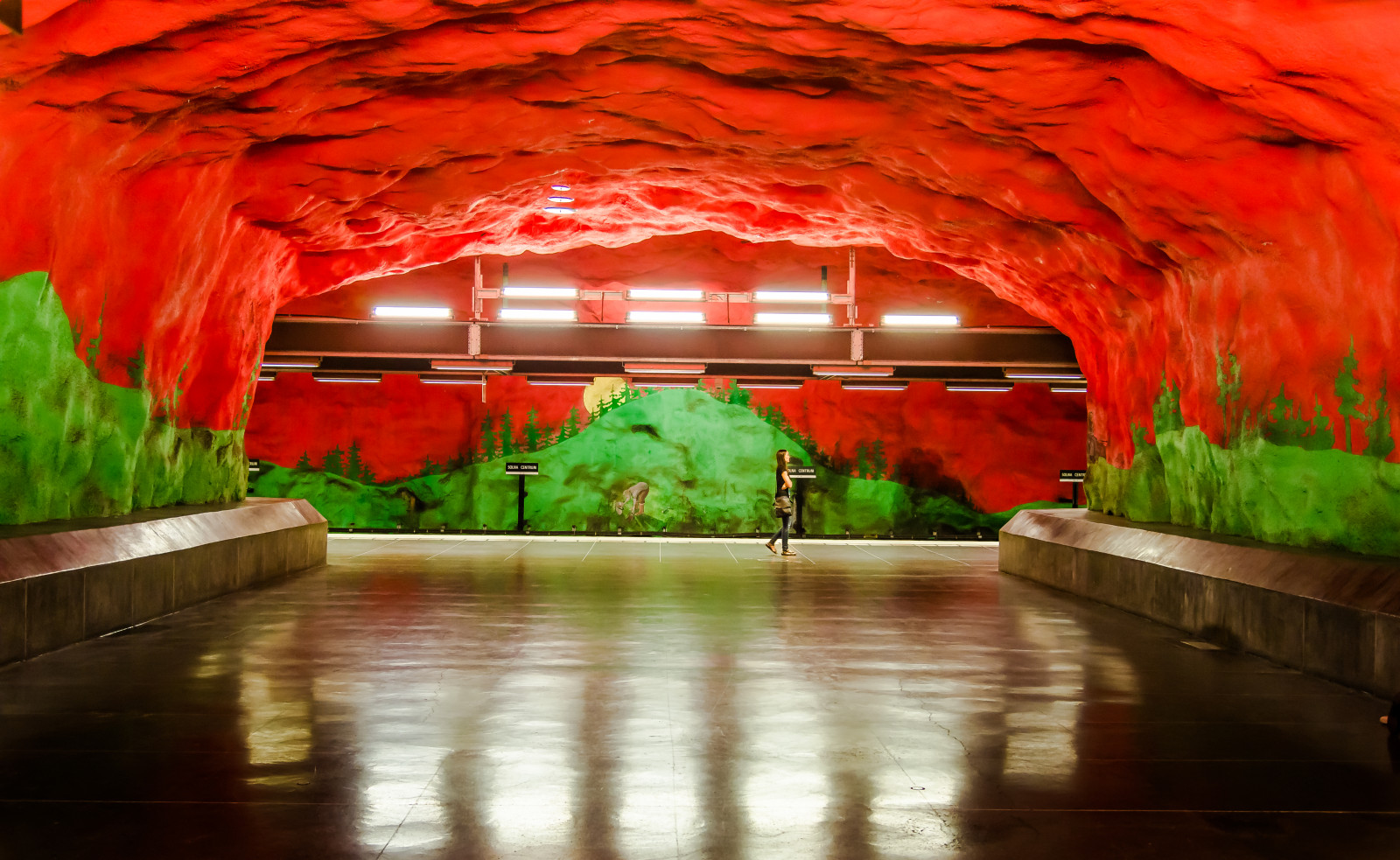 svět, ulice, město, výlet, cestovat, Červené, dovolená, žena, bílý, Dovolená, abstraktní, Černá, barva, barva, zelená, UMĚNÍ, Cestovní ruch, dáma, vlak, podzemí, metro, fotografování, Nikon, čekání, Evropa, Švédsko, Stockholm, doprava, trubka, vlaky, NIKKOR, D600