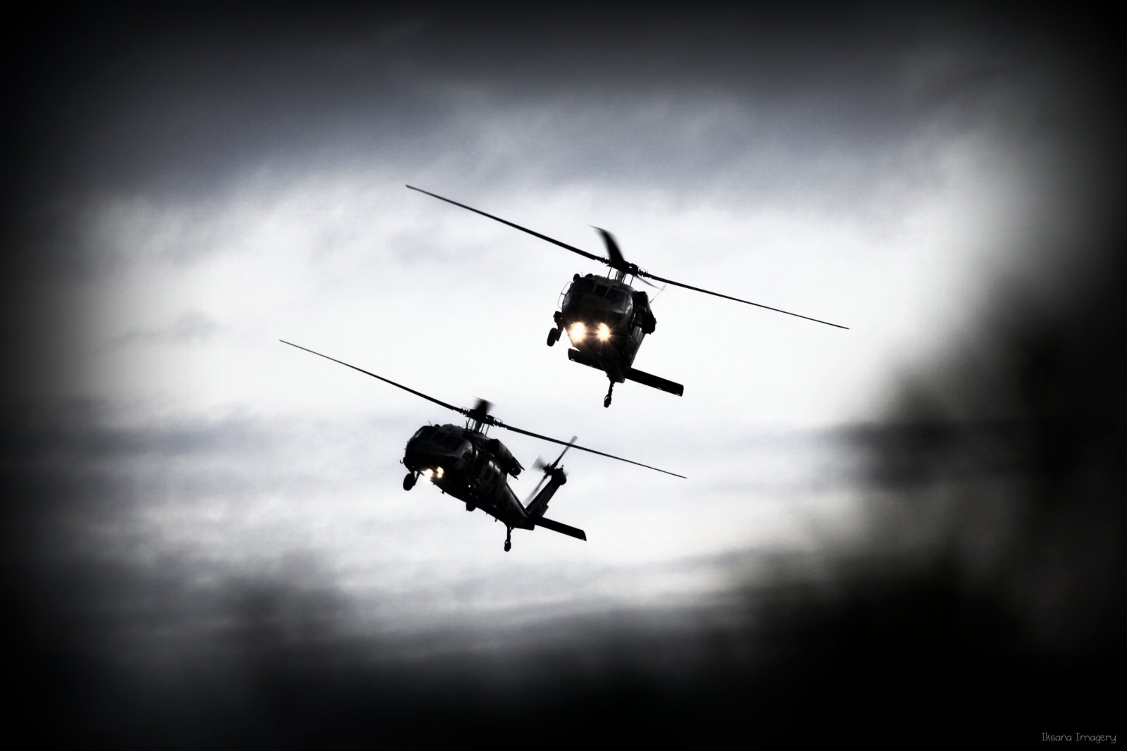 เฮลิคอปเตอร์, rotorcraft, ท้องฟ้า, เฮลิคอปเตอร์โรเตอร์, ดำและขาว, การบิน, บรรยากาศของโลก, อากาศยาน, ขาวดำ, เที่ยวบิน