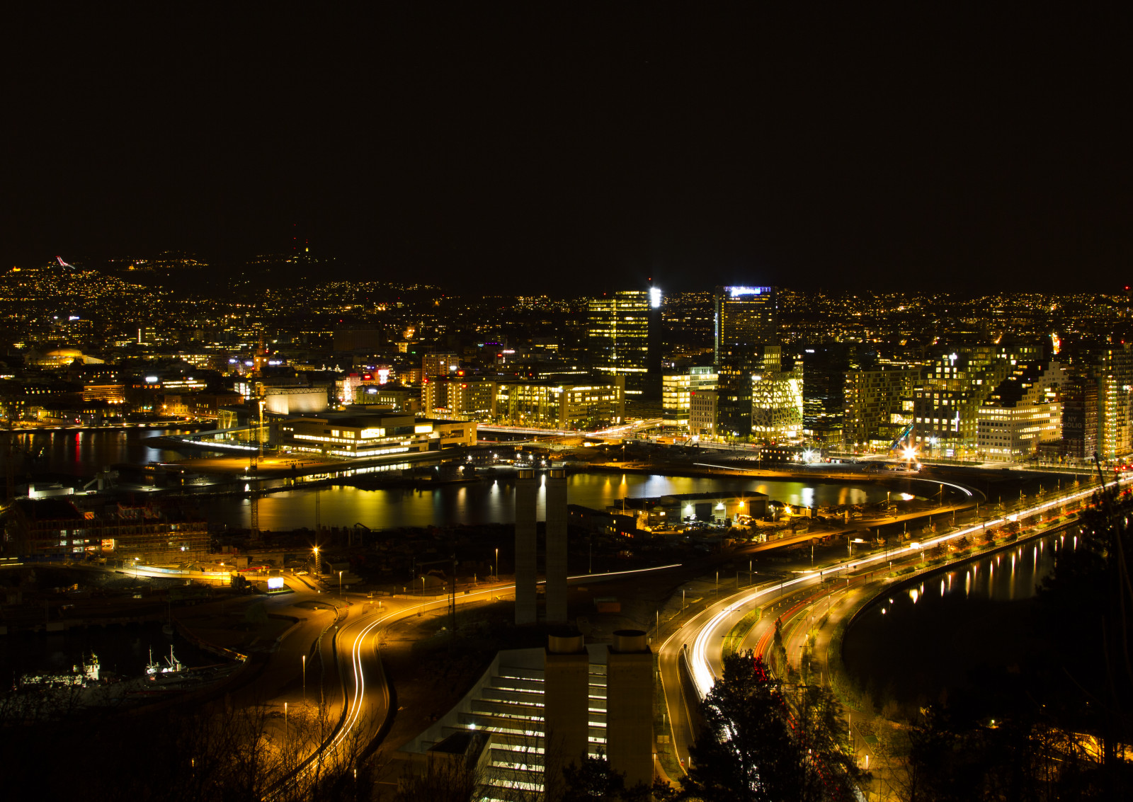 temný, moře, město, panoráma města, noc, voda, odraz, nebe, zima, panoráma, Studený, Norsko, večer, most, zrcadlo, Kánon, fjord, Dálnice, soumrak, metropole, Oslo, opera, světlo, centrum, budovy, přístav, silnice, dům opery, tma, eos, 7d, Norsko, nightshot, urban area, Metropolitní oblast, lidské osídlení, oslofjorden, výstřel ve tmě, longeksposure