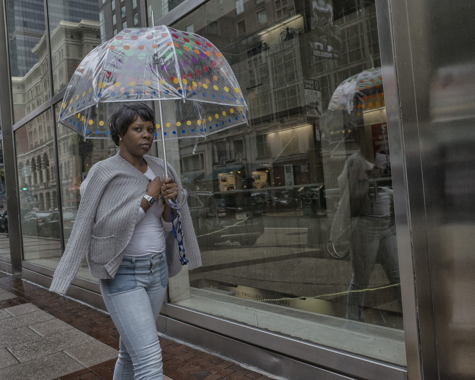 นครฟิลาเดลเฟีย, 2016, marketstreet, marketeast, marketstreeteast, ร่ม, การสะท้อน, การสะท้อน, ถนน, sp, streetphotography, streetphoto, สี, ตรงไปตรงมา, คน, ฝน, Ricoh, gr