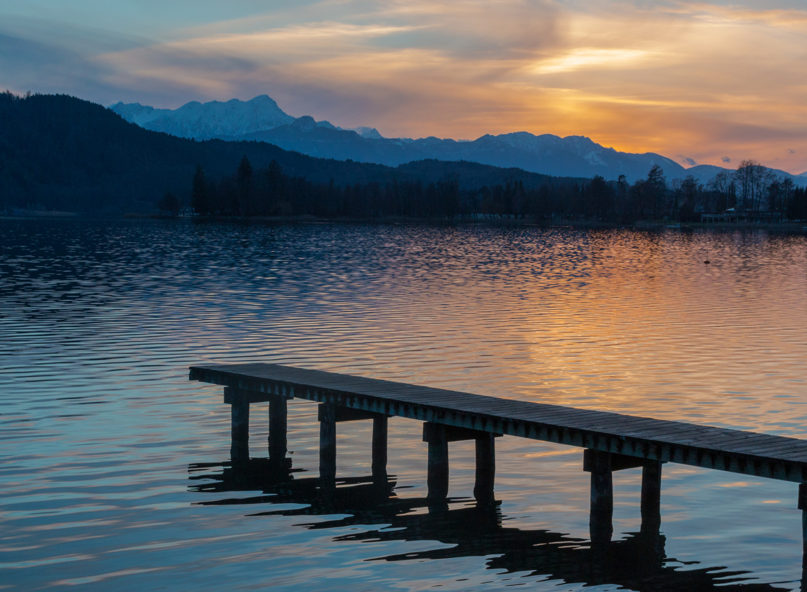 odraz, voda, Příroda, nebe, jezero, uklidnit, jezero, horizont, západ slunce, ráno, večer, nádrž, mrak, hora, svítání, svítání, Lake District, soumrak, dok, atmosféra, moře, molo, řeka, slunečnímu záření, krajina, banka, pohoří, strom, počítač tapeta, odlesk, vstupní