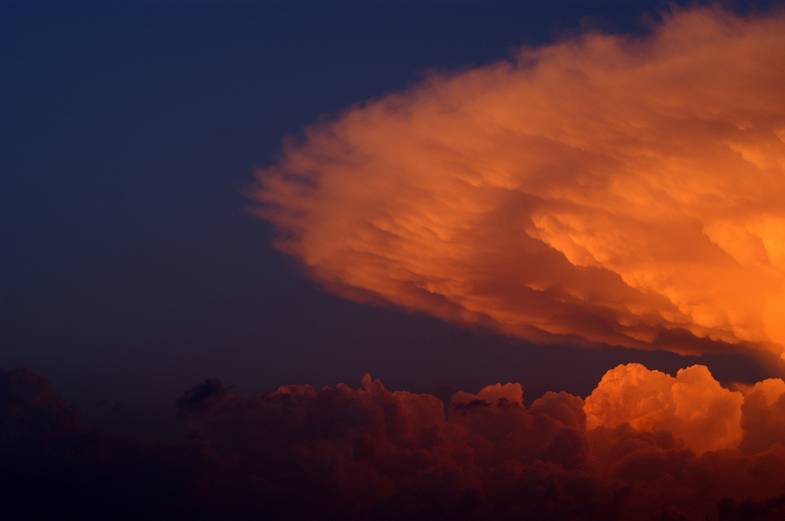 แสงแดด, พระอาทิตย์ตก, ท้องฟ้า, เมฆ, พระอาทิตย์ขึ้น, ตอนเย็น, ขอบฟ้า, บรรยากาศ, พลบค่ำ, เมฆ, รุ่งอรุณ, มีสีสัน, dslr, 75300, thechallengefactory, nwn, สายัณห์, ปรากฏการณ์ทางธรณีวิทยา, ท้องฟ้าสีแดงตอนเช้า, ปรากฏการณ์ทางอุตุนิยมวิทยา, Cumulus