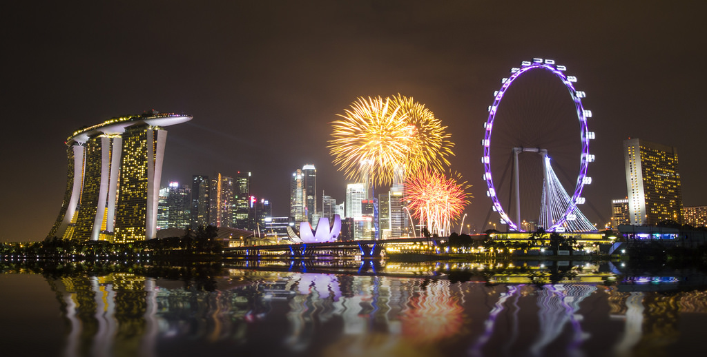 panoráma města, záliv, noc, Singapore, park, ohňostroj, panoráma, Ruské kolo, Věda, PŘEDVEČER, muzeum, 2013, událost, flyer, Marina, 2012, 2011, UMĚNÍ, Nový, východní, kolo, prosinec, zahrada, jižní, podle, oslava, rok, rekreace, Merlion, rekreaci ve volné přírodě, zábavní park, ruské, ohňostroj, písky, příval