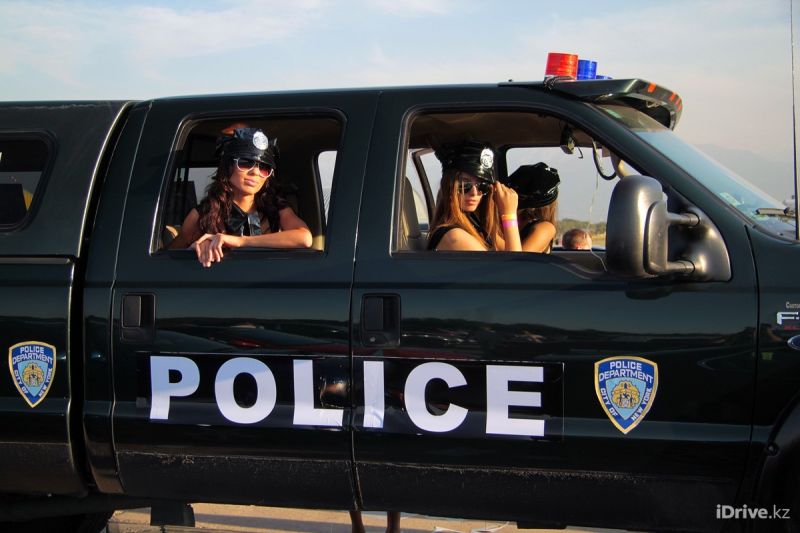 policie, ženy, auto, vozidlo, doprava, nákladní auto policie, ženy, auto, vozidlo, doprava, nákladní auto