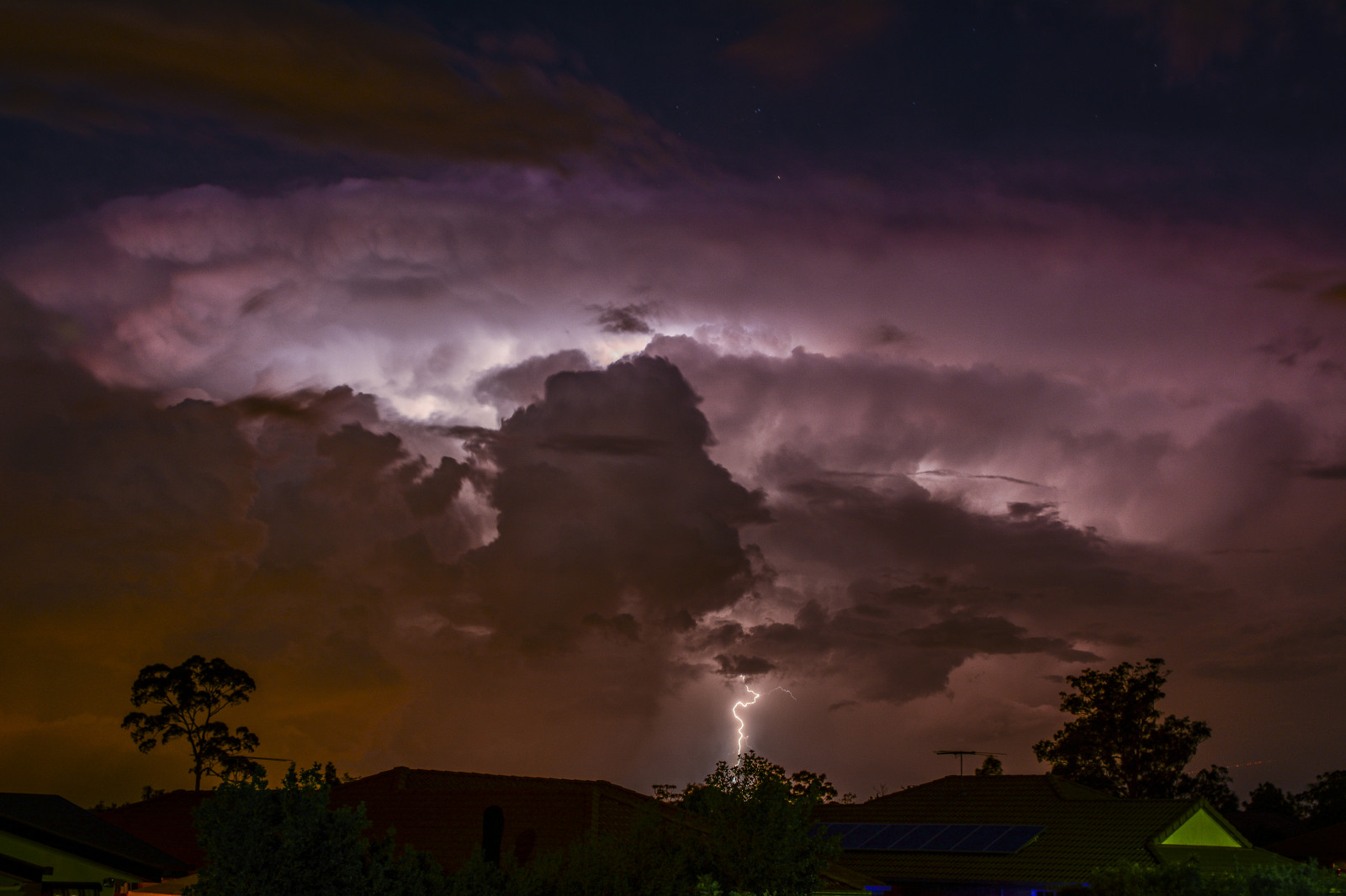 แนวนอน, พระอาทิตย์ตก, กลางคืน, ท้องฟ้า, ดาว, ฟ้าผ่า, พายุ, ตอนเย็น, เช้า, ขอบฟ้า, บรรยากาศ, พลบค่ำ, ฟ้าร้อง, บริสเบน, เมฆ, ต้นไม้, รุ่งอรุณ, พายุฝนฟ้าคะนอง, ความมืด, กลางวัน, เขตชนบท, วอลล์เปเปอร์คอมพิวเตอร์, บรรยากาศของโลก, สายัณห์, ท้องฟ้าสีแดงตอนเช้า, ปรากฏการณ์ทางอุตุนิยมวิทยา, Cumulus, ปรากฏการณ์