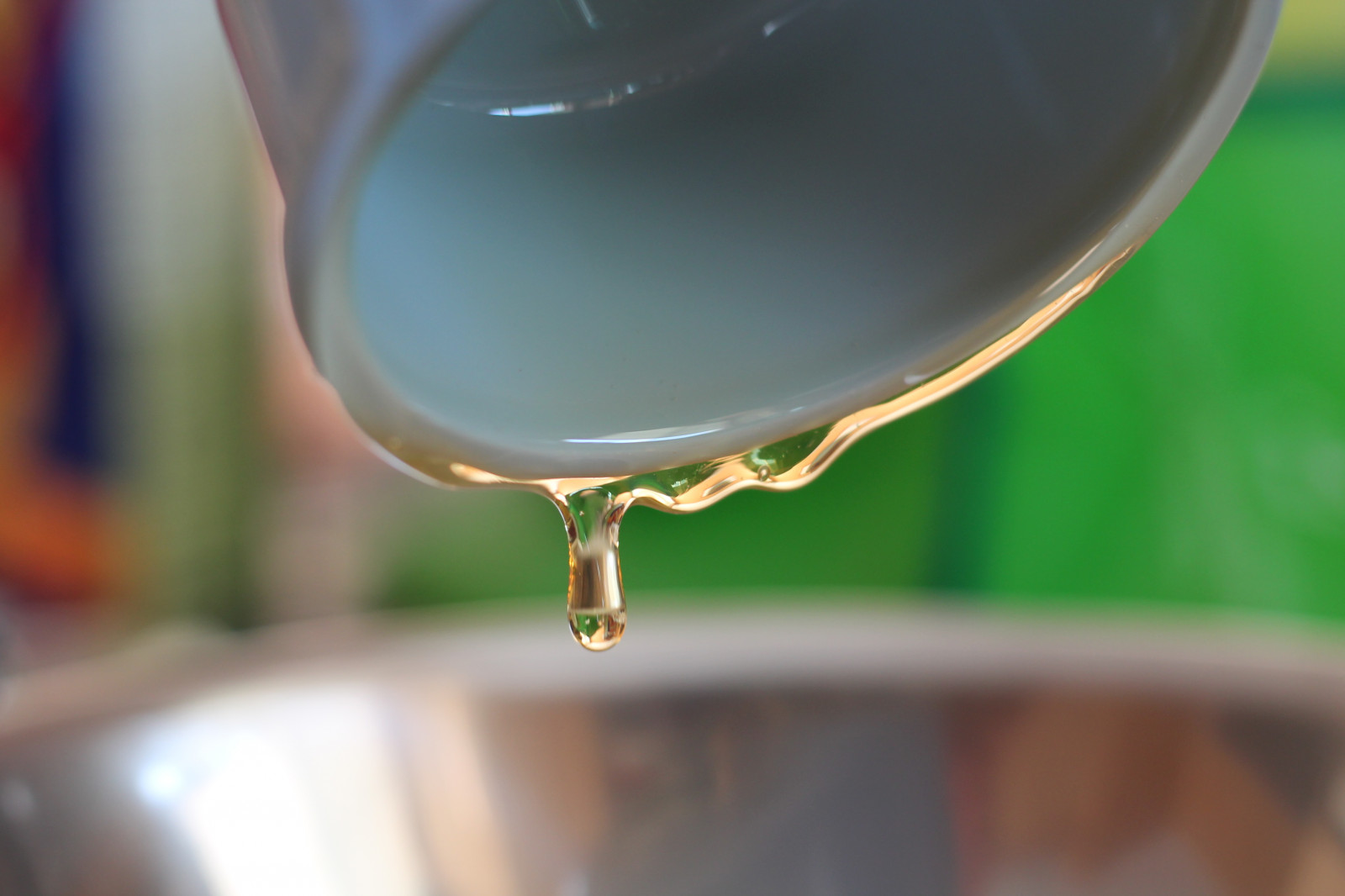 Wallpaper : reflection, reflections, gold, drops, drop, drip, honey ...