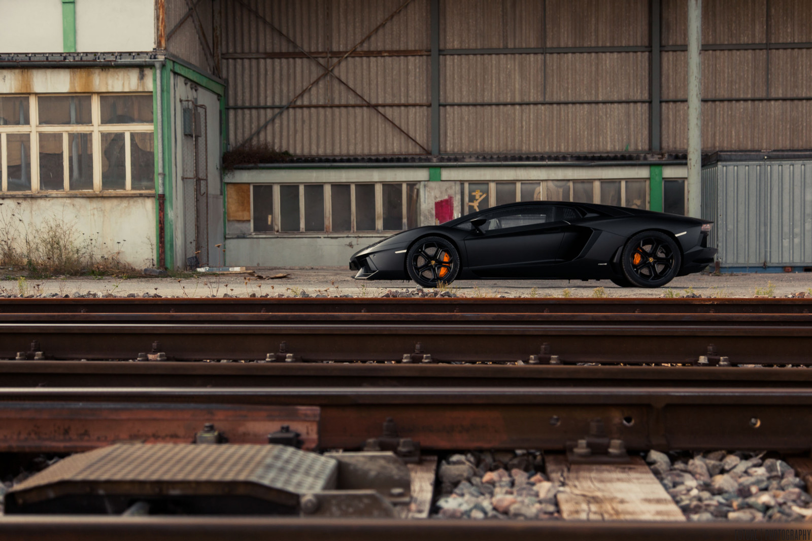 Itálie, auto, vozidlo, fotografování, vlak, Lamborghini, sportovní auto, doprava, voiture, Hypercar, Budoucnost, Italia, cars, lp, dráha, italie, superauto, coche, worldcars, 700, v12, Aventador, lp7004, lp700, pozemní vozidla, automobilového designu, automobilový exteriér, luxusní vůz, kompaktní vůz, motorové vozidlo, železniční doprava, kolejová vozidla, vysokorychlostní železniční, 7004, zadní, podélný