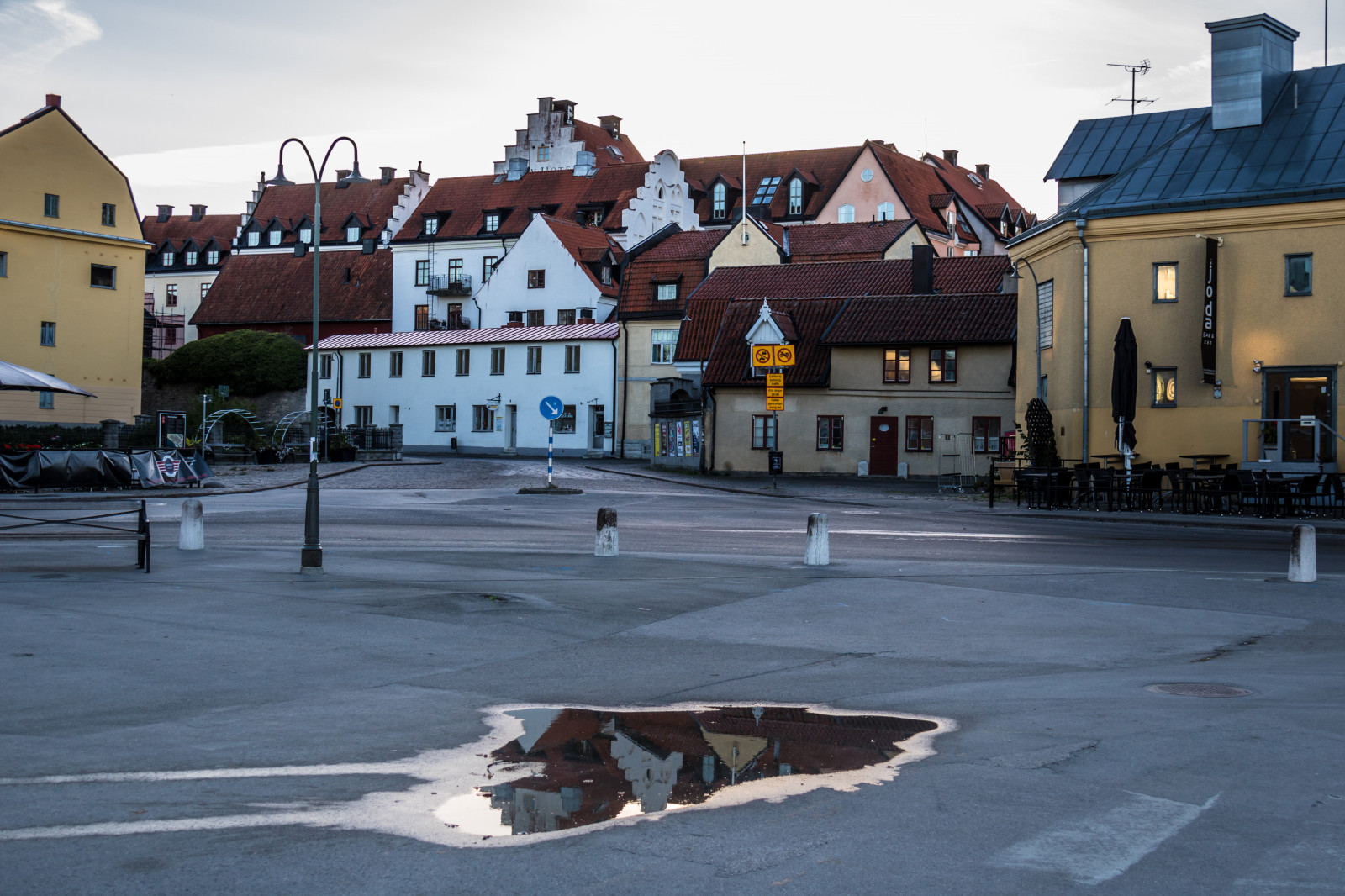 Visby Square Wallpaper : city, street, reflection, winter, house, town square, Visby ...