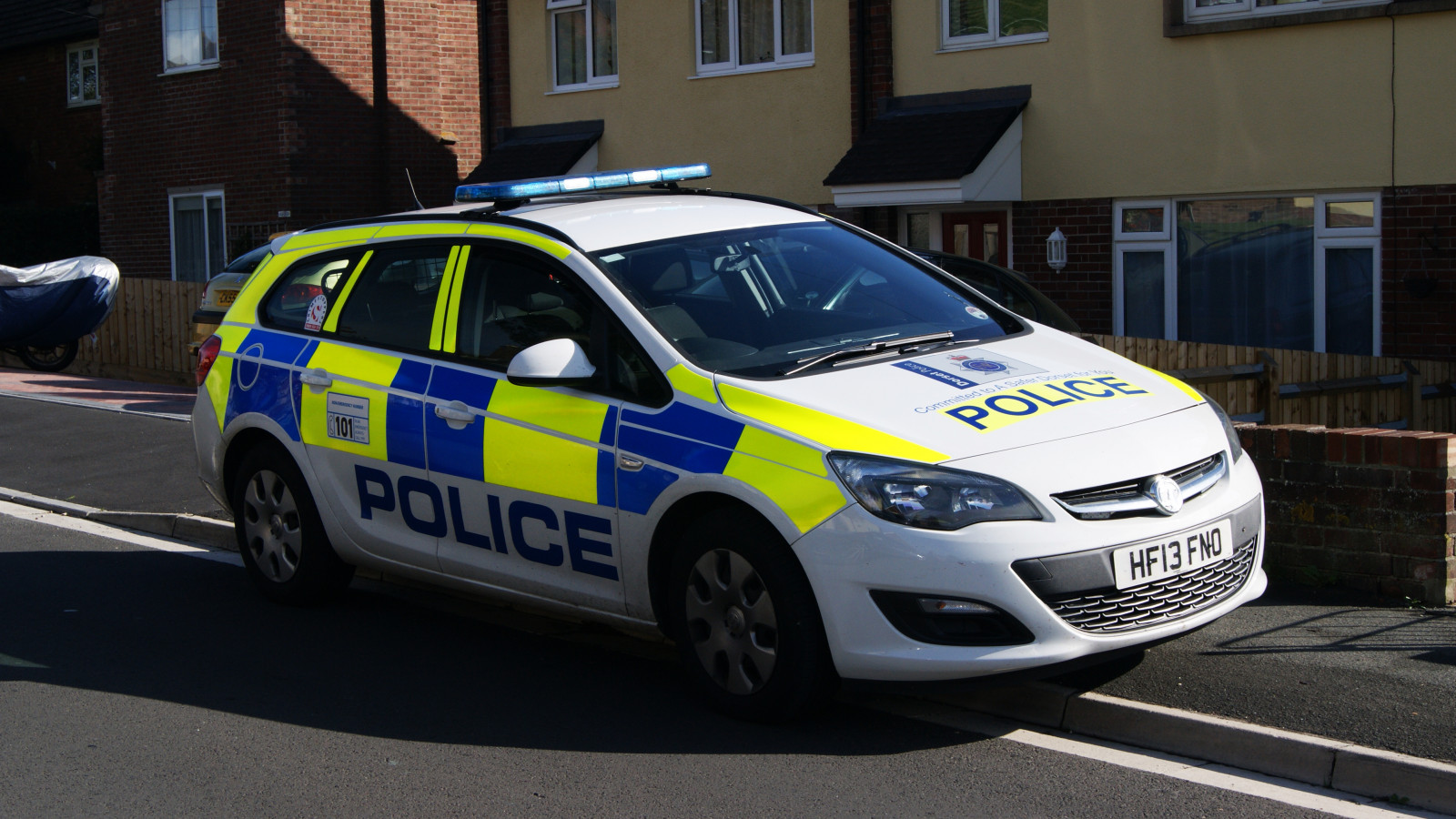 ตำรวจ, รถ, ยานพาหนะ, สีน้ำเงิน, ดอร์เซ็ท, อังกฤษ, สหราชอาณาจักร, 2013, ขับรถ, 999, วอกซ์ฮอลล์, EV, ใหม่, ดี, ยานพาหนะ, กรณีฉุกเฉิน, Astra, สหราชอาณาจักร, บริการ, การตอบสนอง, ภายนอกยานยนต์, รถยนต์ทำ, รถตำรวจ, ทะเบียนรถยนต์, 13, 112, ตอบกลับ, ตอบสนอง, Poundbury, sitens, vauxual