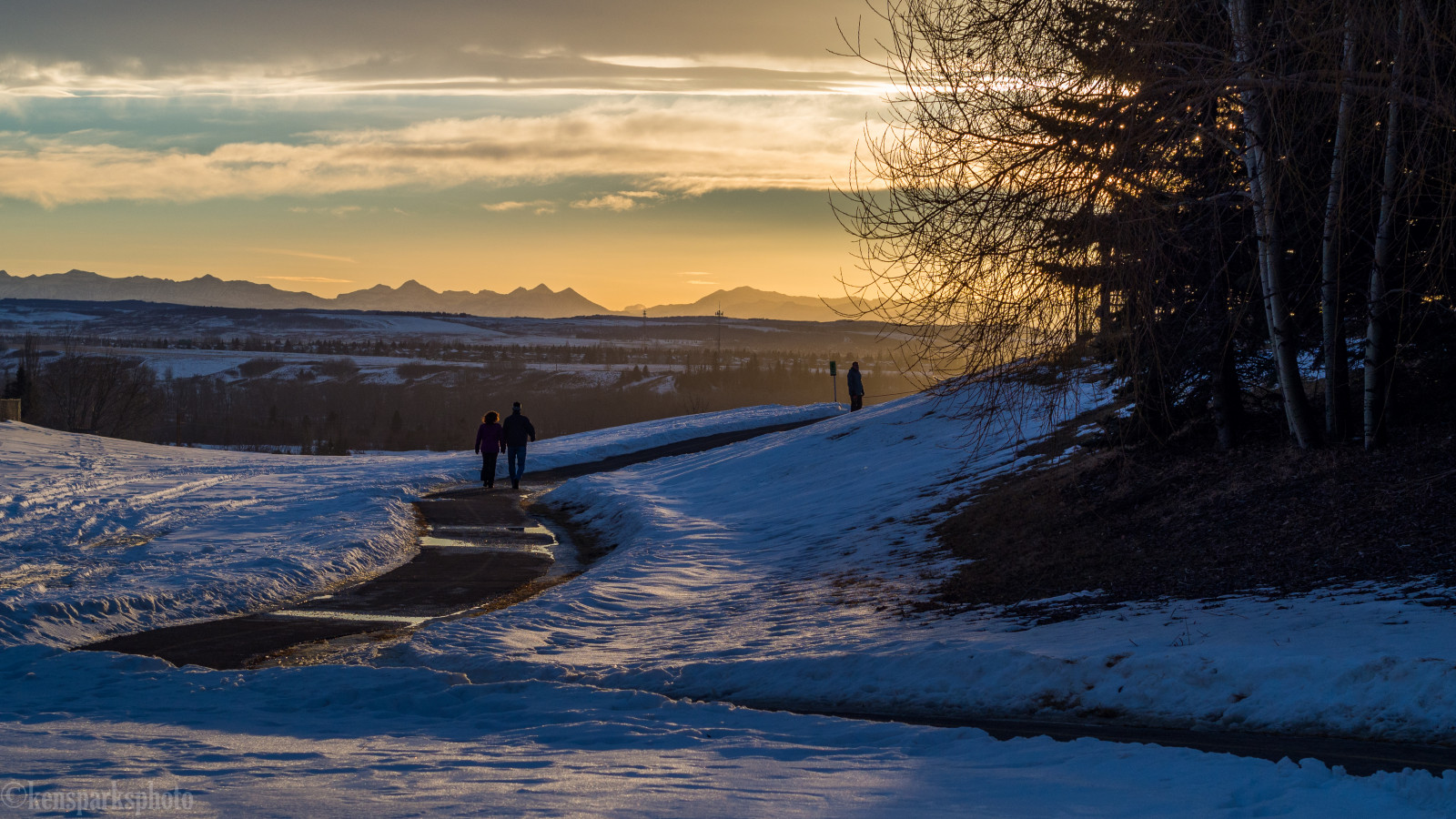 slunečnímu záření, krajina, západ slunce, kopec, jezero, voda, Příroda, odraz, nebe, sníh, zima, svítání, led, večer, ráno, mráz, řeka, horizont, atmosféra, Kanada, divočina, Arktický, soumrak, cesta, Alberta, cesta, zmrazení, tundra, Calgary, Lake District, mrak, strom, hora, svítání, stezka, cloudsstormssunsetssunrises, jezero, geologický fenomén, pohoří, meteorologický jev, klesl, fishcreekpark