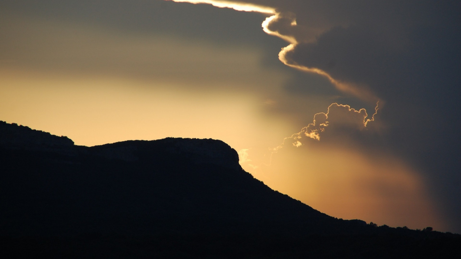 slunečnímu záření, krajina, západ slunce, Příroda, minimalismus, nebe, silueta, mraky, kopce, večer, jednoduchý, atmosféra, soumrak, mrak, počasí, svítání, 1920x1080 px
