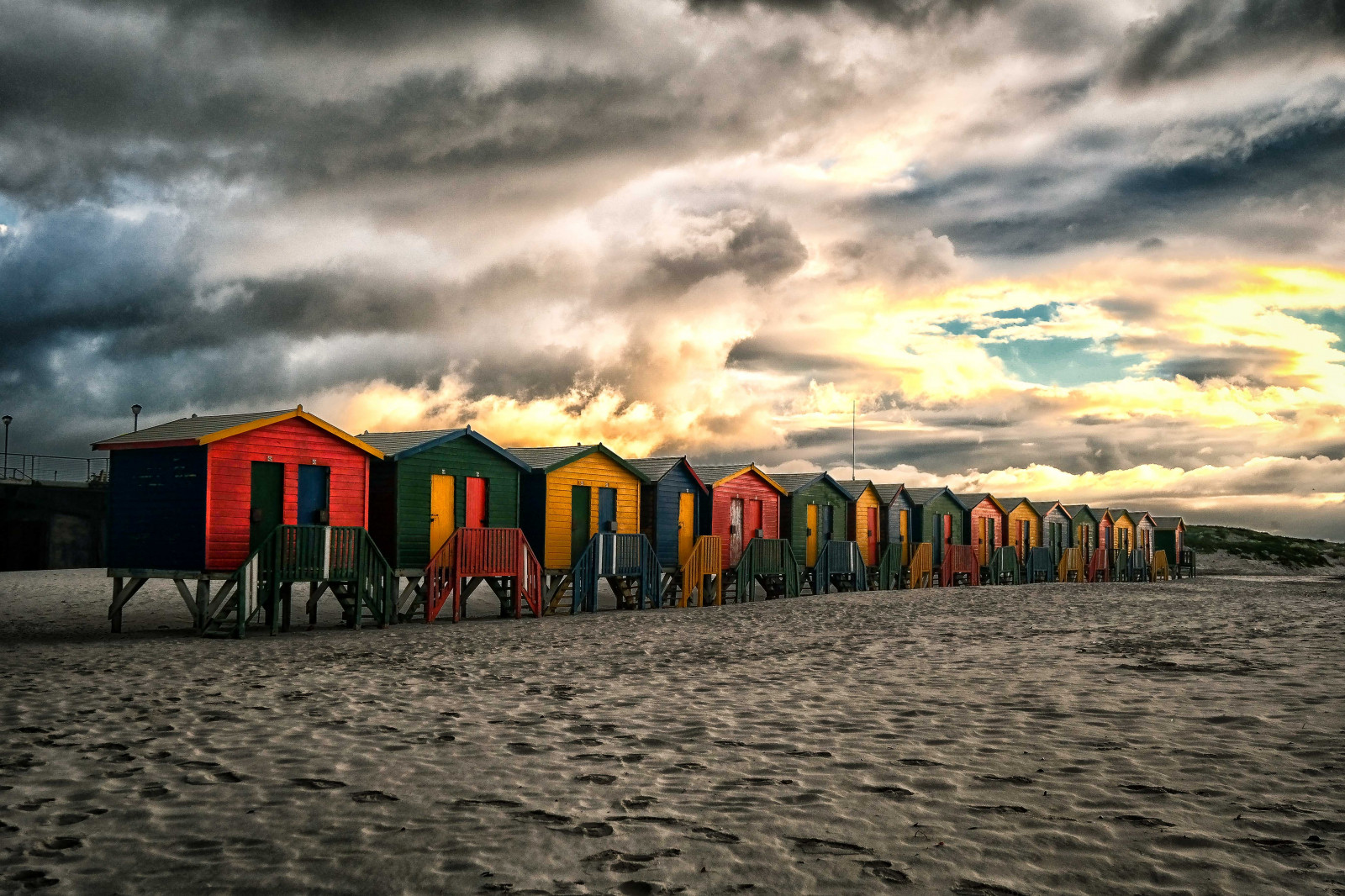 západ slunce, moře, záliv, pobřeží, písek, odraz, nebe, pláž, svítání, večer, ráno, pobřeží, horizont, molo, soumrak, světlo, mrak, svítání, oceán, vlna, nx300, Jižní Afrika, mořská vlna, Kapské město, meteorologický jev, stánky, falsebay, Muizenberg