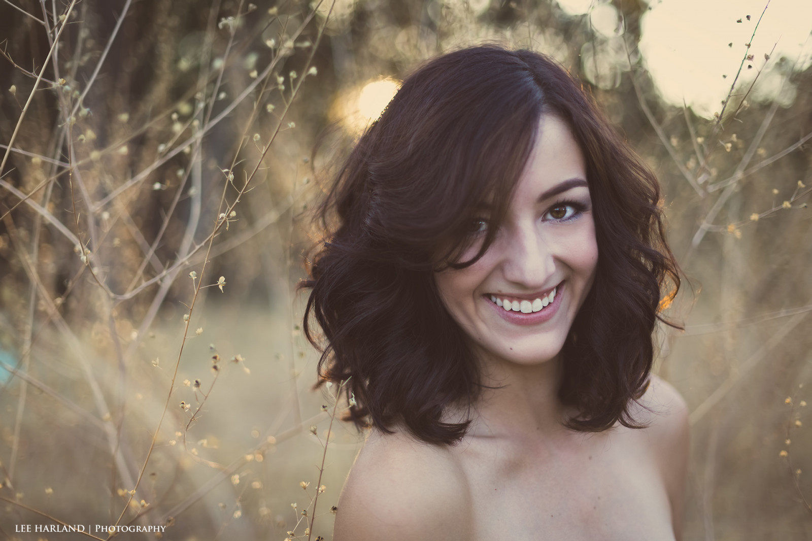 luce del sole, modello, ritratto, brunetta, campo, fotografia, California, emozione, Persona, pelle, Sacramento, Bella, bellissimo, fiore, ragazza, bellezza, Sorriso, occhio, donna, signora, femmina, fotografia, bellissima, occhi marroni, colpo alla testa, femminile, femalemodel, stati Uniti, femminilità, outdoorportrait, fotografia di ritratto, servizio fotografico, capelli castani, espressione facciale, organo, brunettehair, impliednudity, flickrbeauties