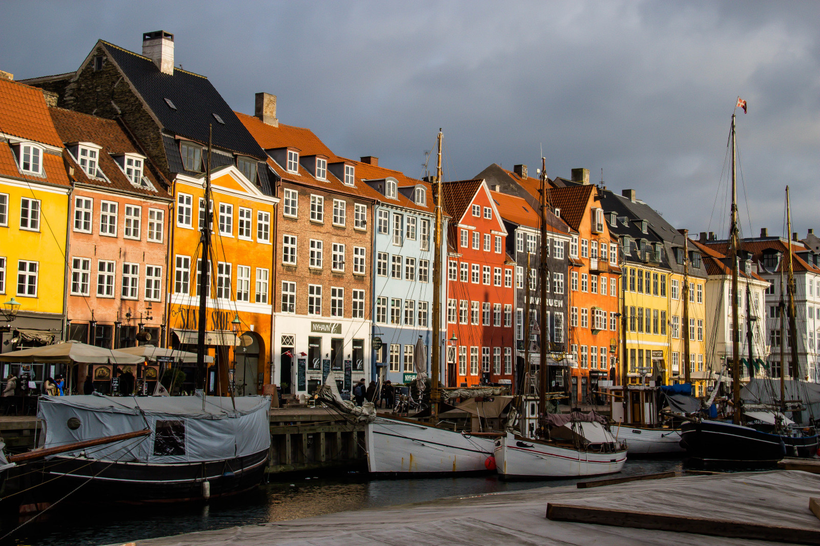 barvitý, město, ulice, panoráma města, architektura, silnice, večer, Šedá, město, Dánsko, kanál, infrastruktura, Kodaň, centrum, počasí, budovy, v der, byggnader, Danmark, k penhamn, Nyhavn, gr tt, kopenhavn, f rggrann, urban area, vodní, lidské osídlení, sousedství