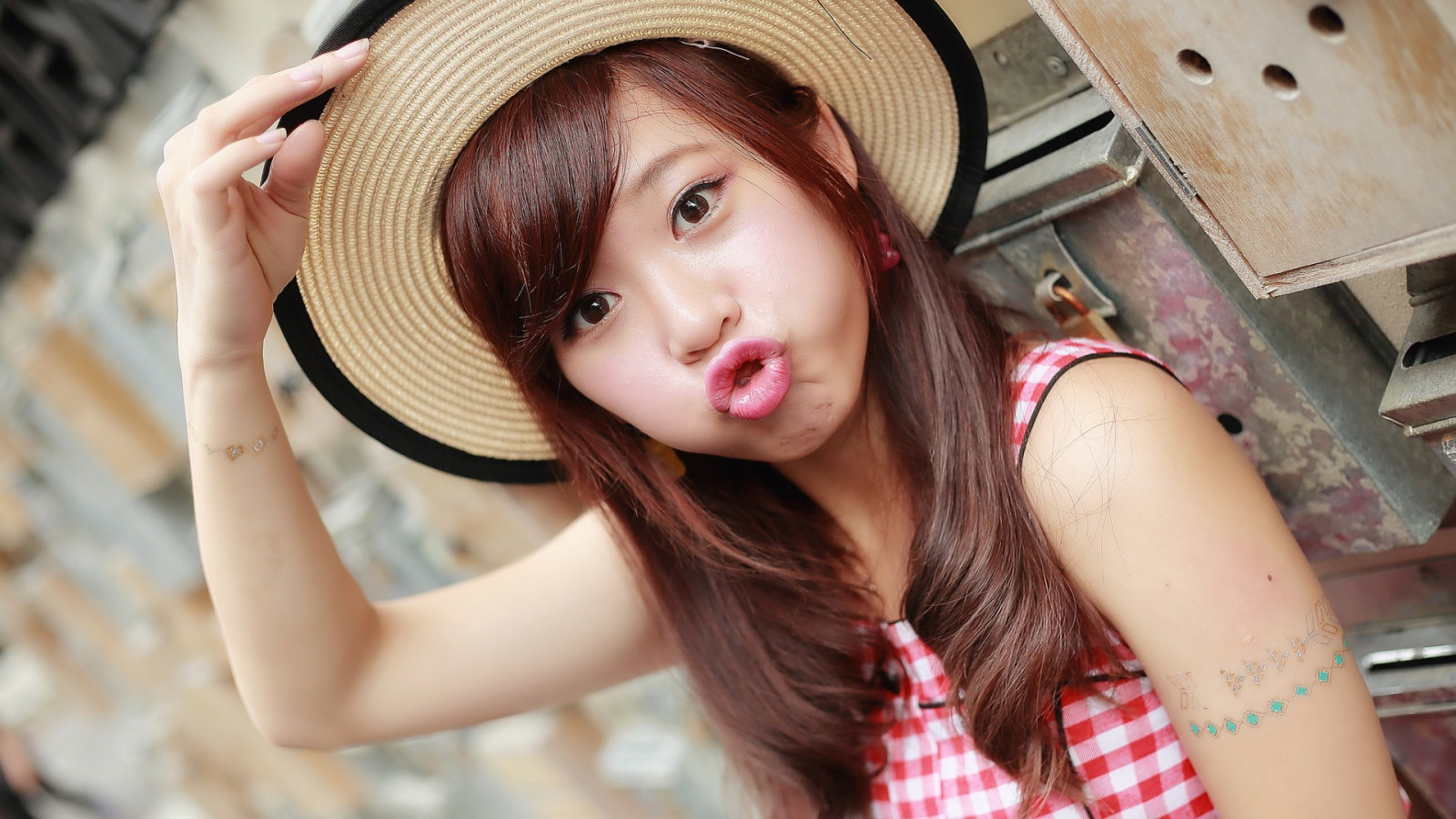 Kvinder, model, portræt, briller, rød, asiatisk, hat, fotografering, kjole, mode, hår, lyserød, Person, hud, tøj, farve, pige, skønhed, øje, kvinde, dame, ben, fotografi, kostume, blond, frisure, sødme, portrætfotografering, Photo shoot, brunt hår, menneskelige legeme, organ