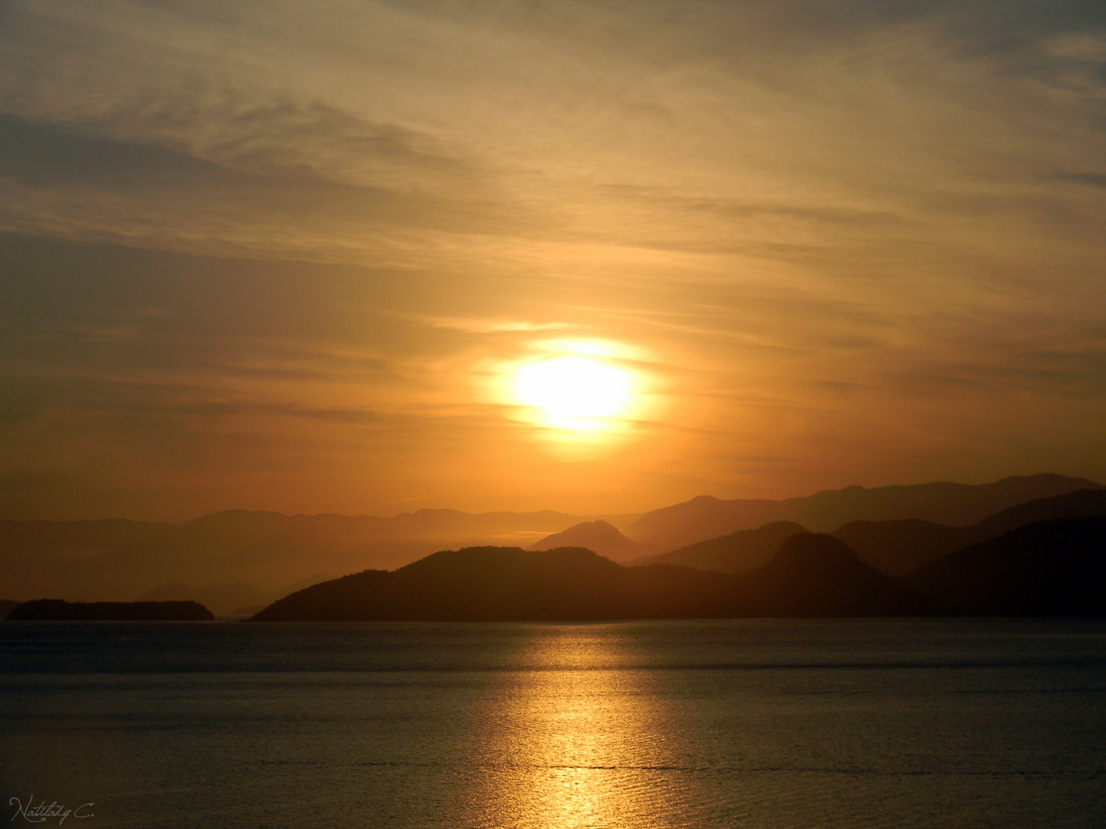 sollys, solnedgang, hav, Bugt, afspejling, himmel, skyer, solopgang, aften, morgen, kyst, Sol, horisont, ø, Nikon, skumring, forår, Sol, 2012, lys, Sky, daggry, ocean, refleksioner, Rio, Mar, primavera, pordosol, luz, nuvens, loch, atmosfærisk fænomen, efterglød, rød himlen om morgenen, CEU, Angra, Ilhas