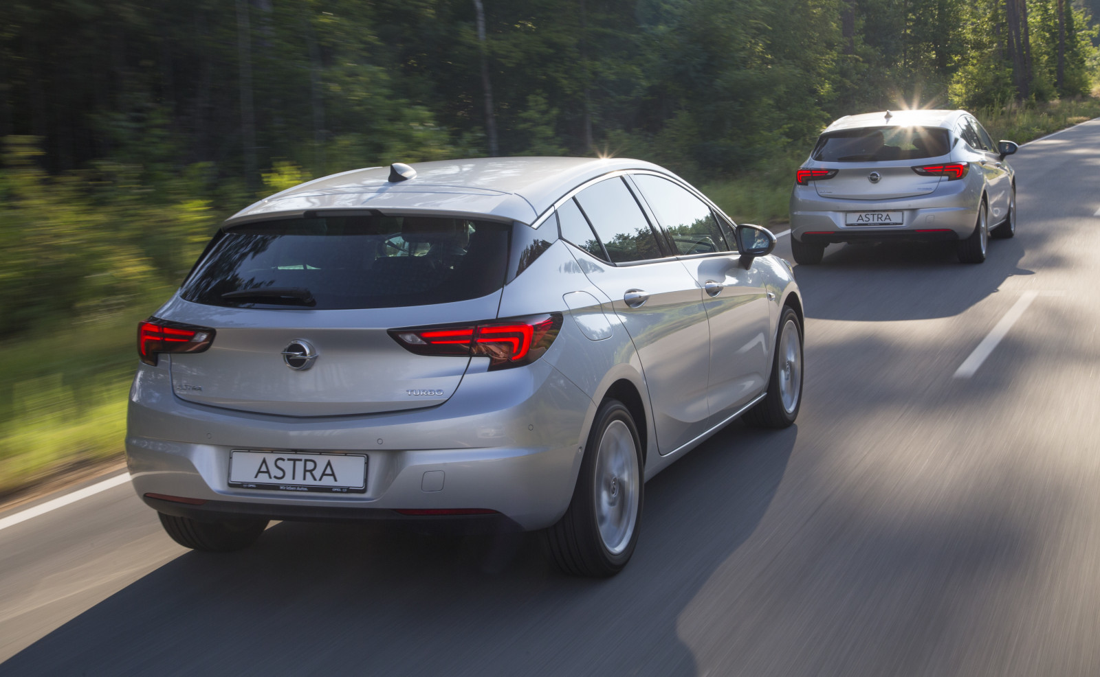 автомобиль, средство передвижения, Opel, Седан, Сетевое шоу, Netcar, Автомобильные изображения, Фотография автомобиля, 2017, Астра, Наземный транспорт, Автомобильный экстерьер, Марка автомобиля, Семейный автомобиль, компактная машина, Кроссовер внедорожник, Представительский автомобиль, Автомобиль среднего размера