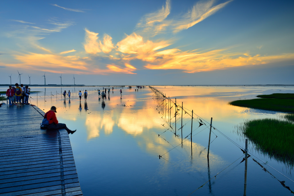 západ slunce, moře, nebe, odraz, pláž, voda, větrný mlýn, silueta, mraky, pobřeží, Taiwan, formosa, větrná turbína, crepuscularrays, mokřadní, colorfulbeach, vincentting