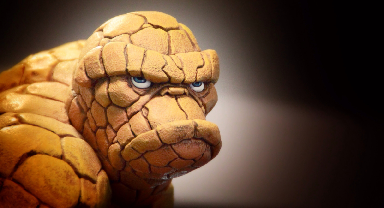 oči, Skála, fotografování, Kánon, sochařství, socha, kámen, život, Hračka, Dovolená, hlava, rozzlobený, Brusel, 4, Věc, F4, BEN, UMĚNÍ, Tamron, postava, akce, film, póza, fantastický, tajný, řezba, zázrak, 1100D, Grimm, komik, toynation, Bruxelles, obočí, orgán, zblízka, makro fotografie, věc, fantastic4, monobrow, clobberintime, lifechanger