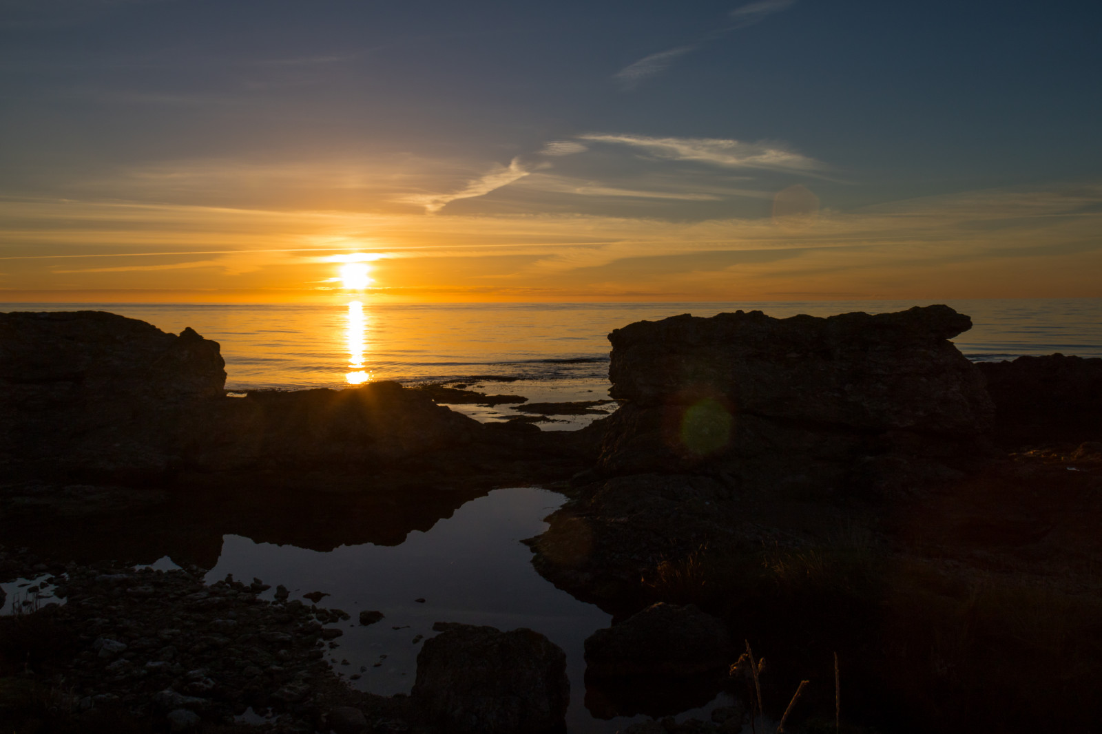 sollys, solnedgang, hav, Bugt, afspejling, solopgang, aften, morgen, kyst, Sol, horisont, skumring, Sky, daggry, ocean, soluppg ng, Gotland, holmh Llar, attackfoto, attackfoto8, Rauk, seastack, atmosfærisk fænomen, efterglød