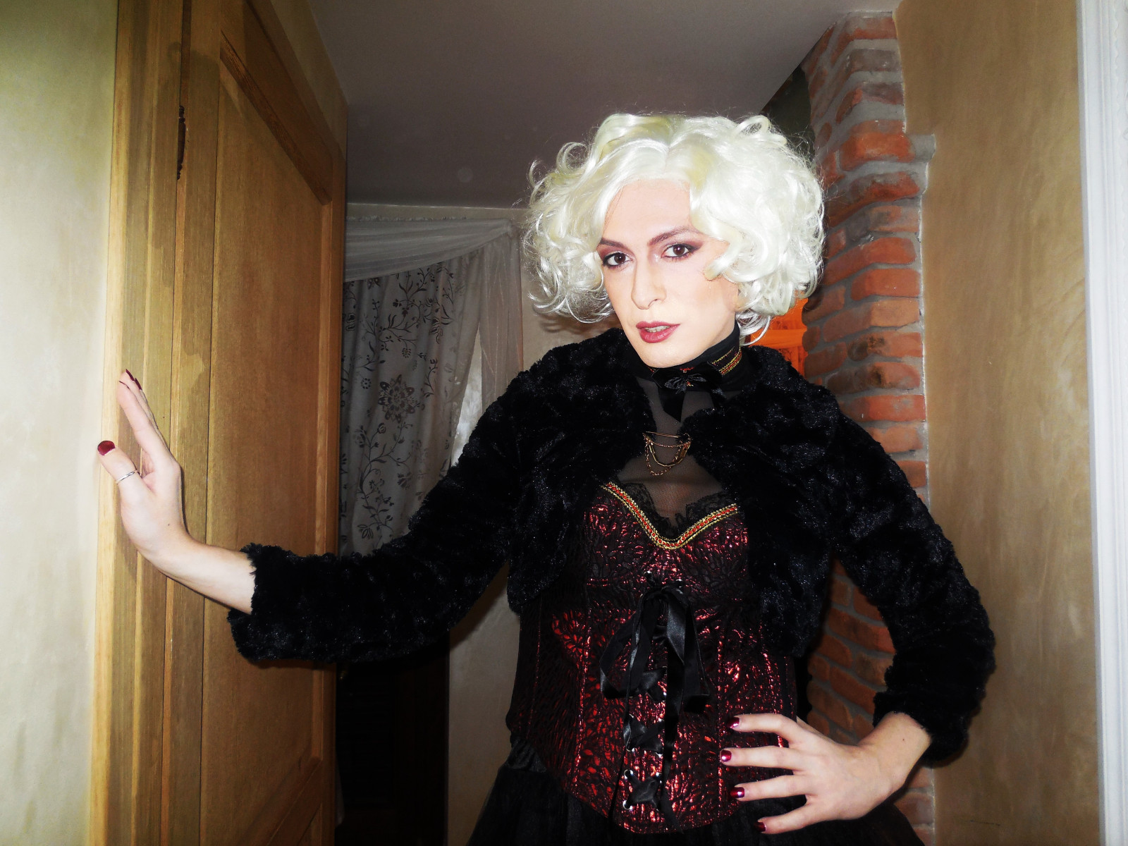 Wallpaper : hitam, model, aktris, gaun, mode, bulu, Mainan, boneka