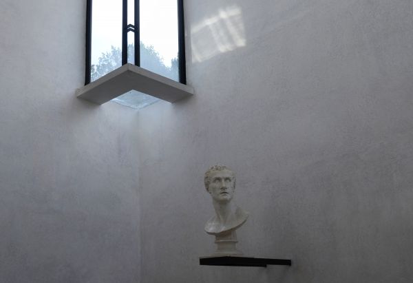 Italy,architecture,Venice,wall,sculpture,lamp