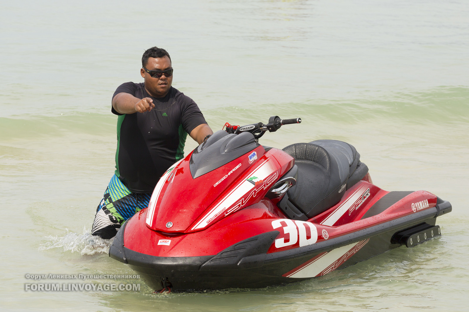 sport, mennesker, sort, skib, båd, sport, solnedgang, hav, vand, himmel, køretøj, strand, grøn, blå, hjelm, bølger, jetski, vind, Yamaha, surfing, Thailand, lyse, Flyve, Flyvningen, Surf, farve, Sky, ride, nuttet, udendørs, skønhed, charme, ocean, bølge, sjovt, fartøjer, hoppe, at vise, krydstogt, pattaya, krabi, samui, phuket, phuketian, Naiharn, Jet, forumlinvoyagecom, jetski, Seadoo, Athlet, sejlsport, rekreation, motorsport, friluftsliv, vandsport, powerboating, vandscooter