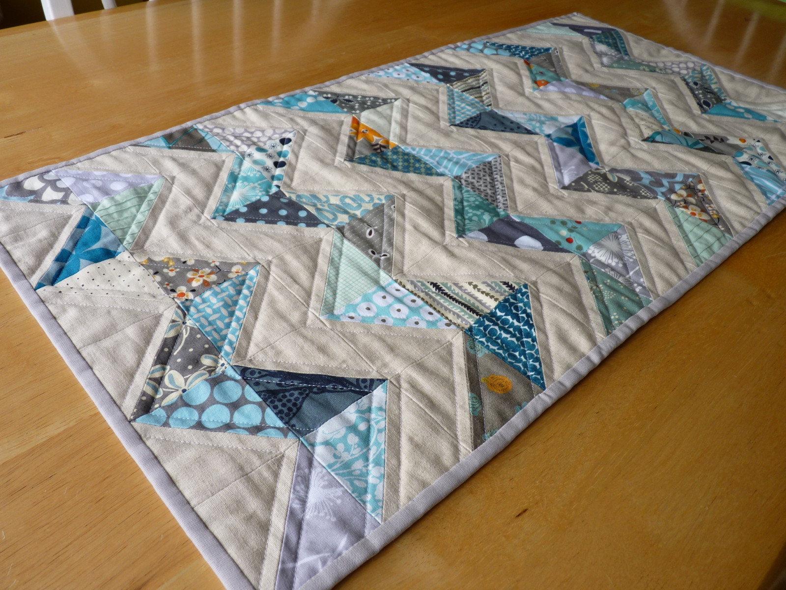 brosten, blå, blomster, prikker, håndværk, KUNST, naturlig, materiale, mælkebøtter, tekstil, dolce, produkt, dyne, hst, siksak, patchwork, fleamarketfancy, heatherross, quiltning, hopevalley, pez, goodfolks, annamariahorner, essexlinen, FMF, linedpaper, michaelmiller, millimeterpapir, Kjær, FARMDALE, cosmocricket, halfsquaretriangles, wishingflowers, katiejumprope, dumbdots, michelledamore, tanyawhelan, pattyyoung, paulaprass, rileyblake, uhgs, greyseeds, konaash, urbanhomegoodsswap, farfarawayii, greybouquet, amybutlerdenyseschmidt, modapintuck, sengetøj, creative arts