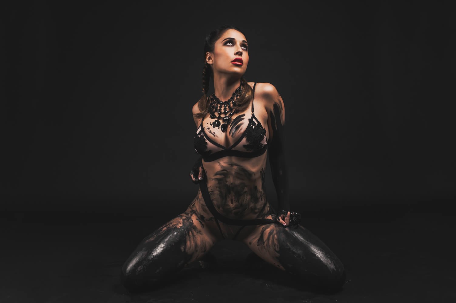 model, fotografering, mudder, mode, lingeri, skønhed, muskel, humane positioner, Photo shoot, nøgenmodel, performance, moderne dans, koncert dans