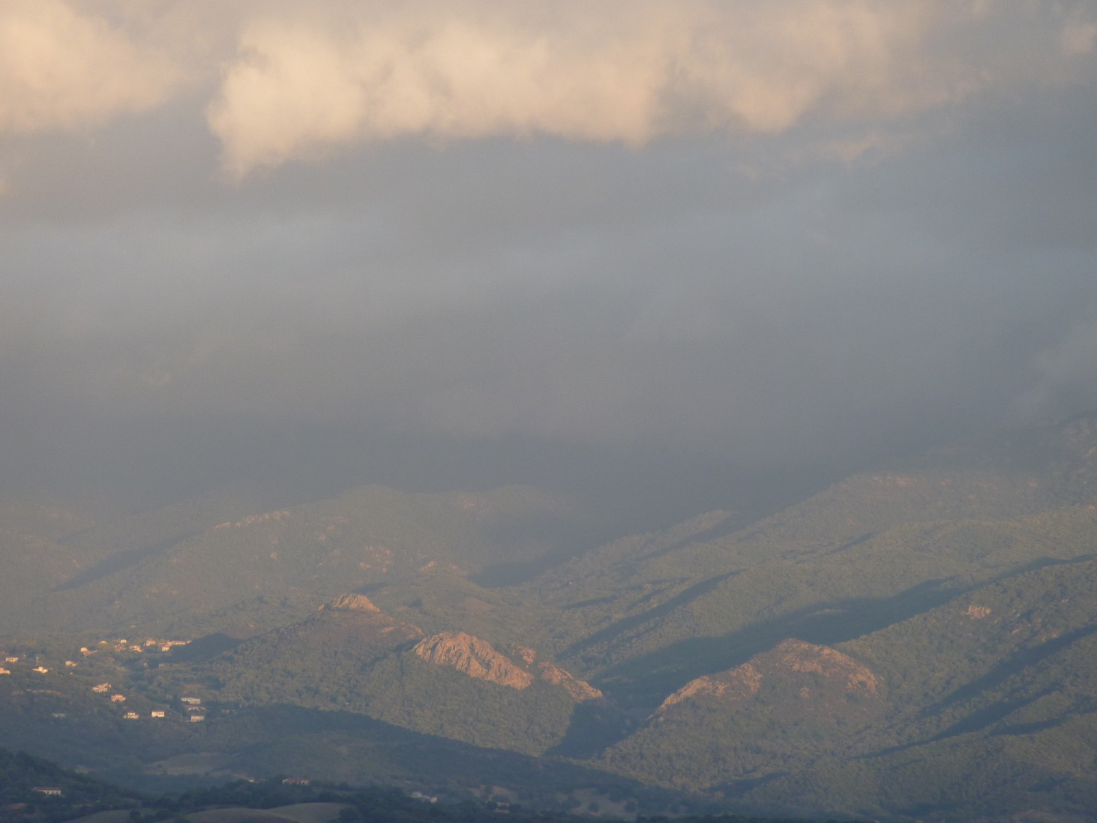 slunečnímu záření, kopec, nebe, sníh, mraky, svítání, ráno, mlha, Kánon, soumrak, Alpy, vrcholek, Ajaccio, Let, hřbet, mrak, jablko, mlha, hora, počasí, svítání, newyork, Empire State Building, mraky, MacBookPro, rozbočovač, Belkin, MX310, disquedur, kristinacruises, kristinaregina, storeva, atmosférický jev, Atmosféra Země, horských reliéf, landform, pohoří, meteorologický jev
