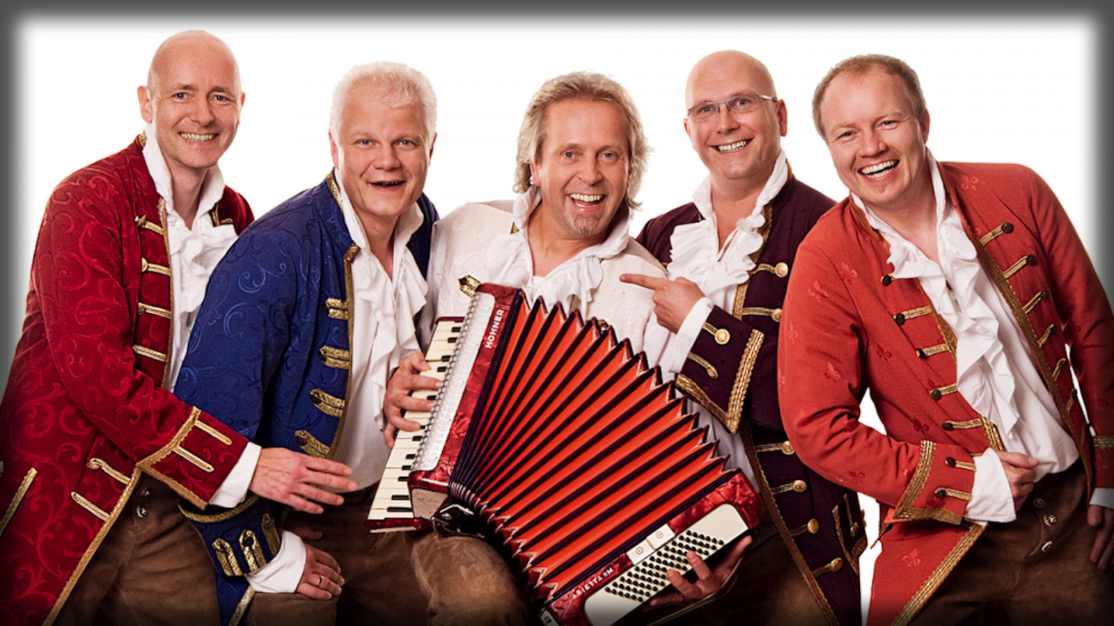 hudba, kapela, hudebník, zuby, usměj se, akordeon, plešatý, starší občan, lidový nástroj, bandoneon, Garmon, melodeon, Rheinlander, Harmonikář, Concertina, free reed aerophone, button accordion