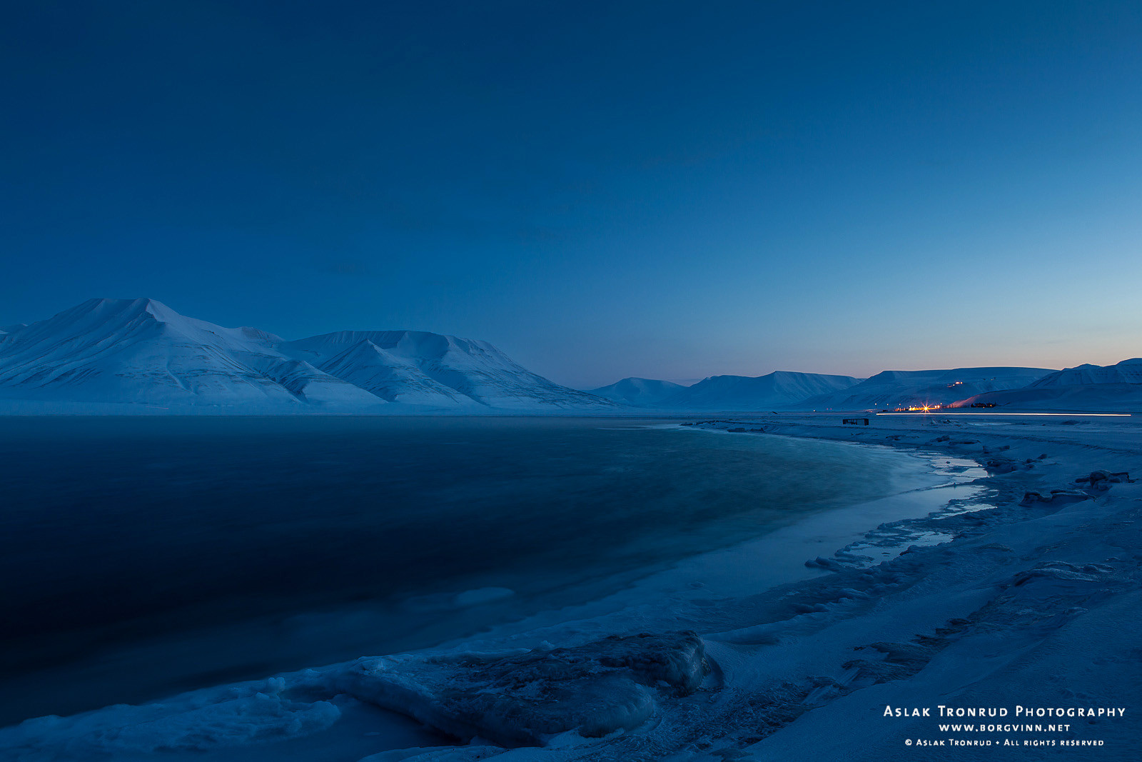 moře, sníh, zima, fotografování, ledovec, led, Norsko, seasons, Kánon, čas, fjord, Evropa, Arktický, Ozubené kolo, Europa, leden, zařízení, hora, počasí, svítání, sezóna, fotografie, Vinter, digitální, dSLR, kamera, rstider, tid, foto, norge, Norsko, Noruega, Svalbard, špicberky, horských reliéf, landform, geologický fenomén, pohoří, Severní ledový oceán, ledová landform, fotografering, kontinent, leden, vstupní, eos5dmark2, ARKTIS, eos5dmkii, kontinent, norv ge, rstid, Špicberky, Utstyr, Longyearbyen, digitalt, speilreflekskamera, spitzbeergen, nordenski ldlandnordenski ldland, nordenski ldland, adventfjorden, adventbay
