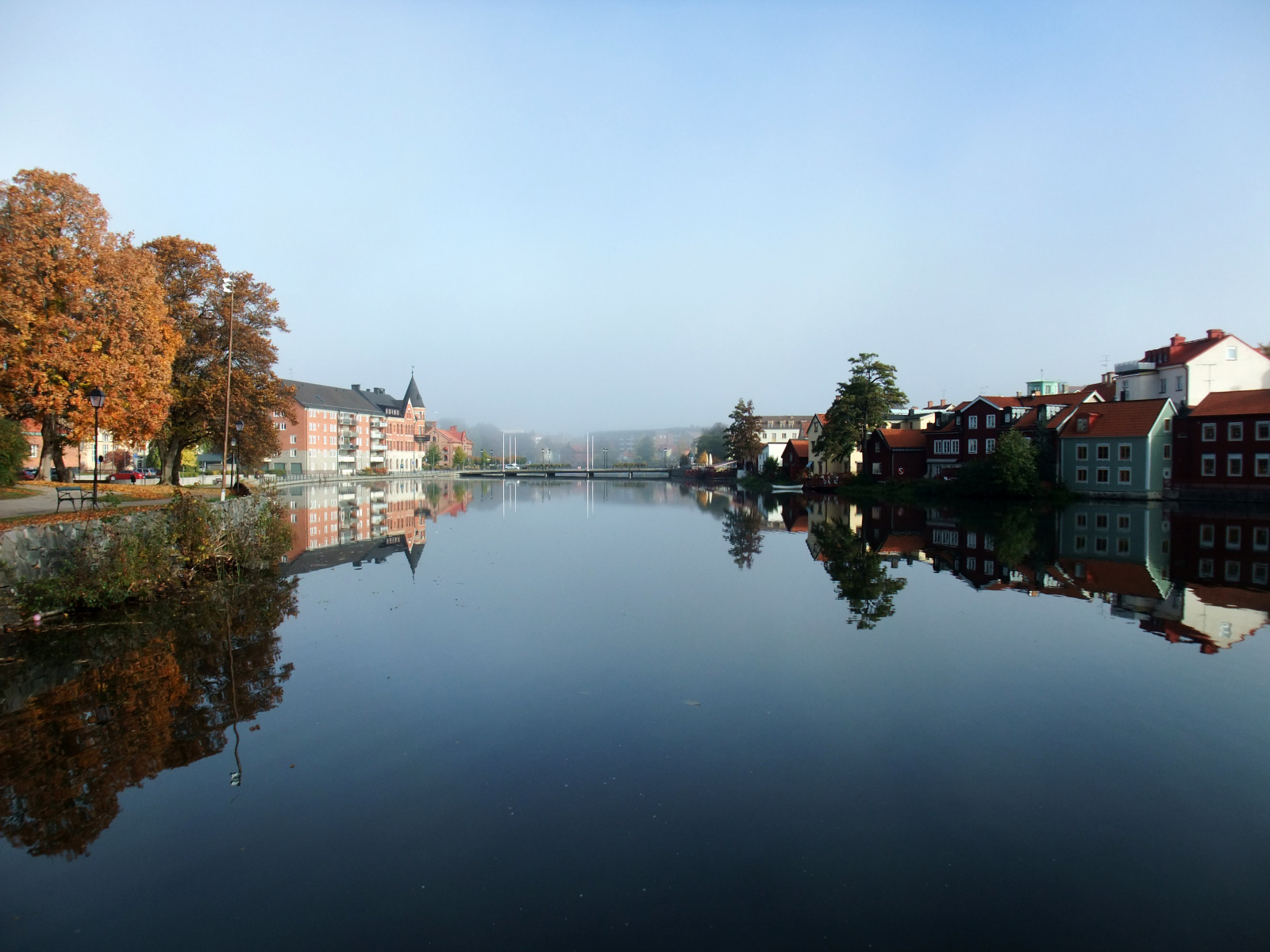 krajina, podzim, město, jezero, voda, odraz, nebe, Dům, večer, ráno, mlha, řeka, město, Švédsko, kanál, banka, mrak, strom, podzim, mlha, den, prozkoumat, rostlina, odrazy, prozkoumal, dimma, vodní tok, kanál, reflektioner, hostitel, vodní, tělo z vody, prázdný, 3652013, 365foton, Eskilstuna, eskilstuna n, Gamastaden