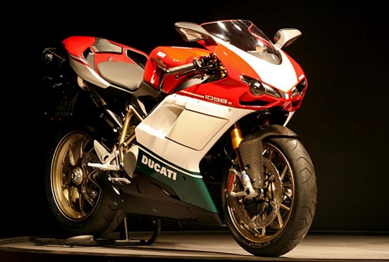 bil,motorcykel,køretøj,Honda,Ducati,hjul