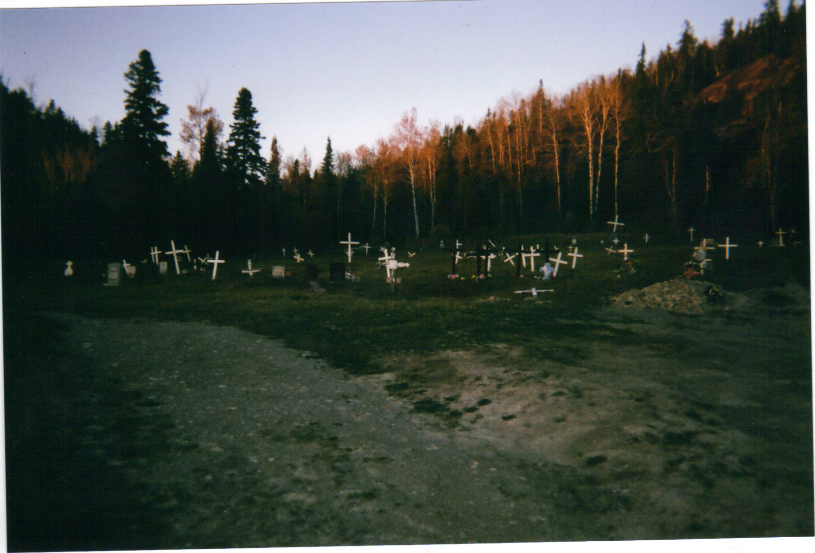 efterår, træer, orange, grøn, efterår, film, kirkegård, landskab, død, kryds, hvil i fred, kors, smuds, grus