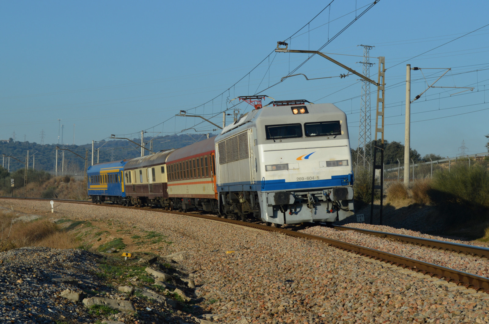 Fondos de pantalla : ferrocarril, Espana, Del, Río, tren, Delaware ...